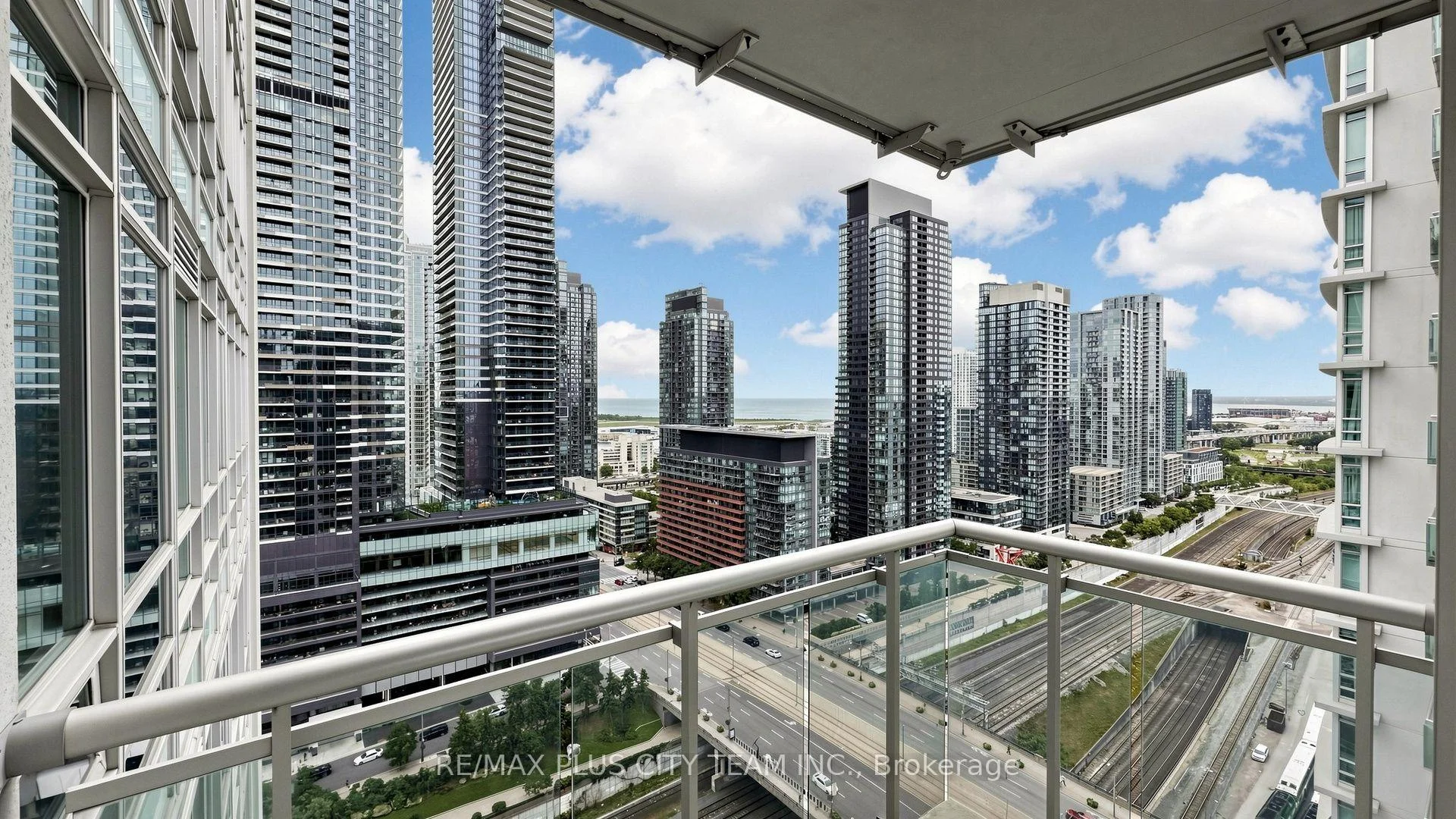 Photo 49 of Unit 3011, 381 Front Street W, Toronto, Waterfront Communities — HOMEH