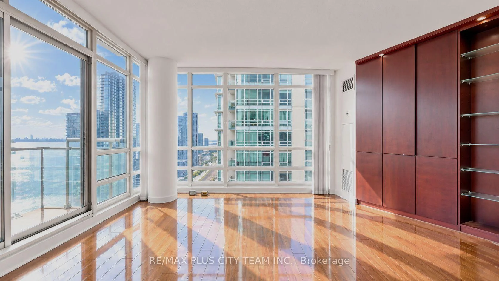 Photo 13 of Unit 3011, 381 Front Street W, Toronto, Waterfront Communities — HOMEH