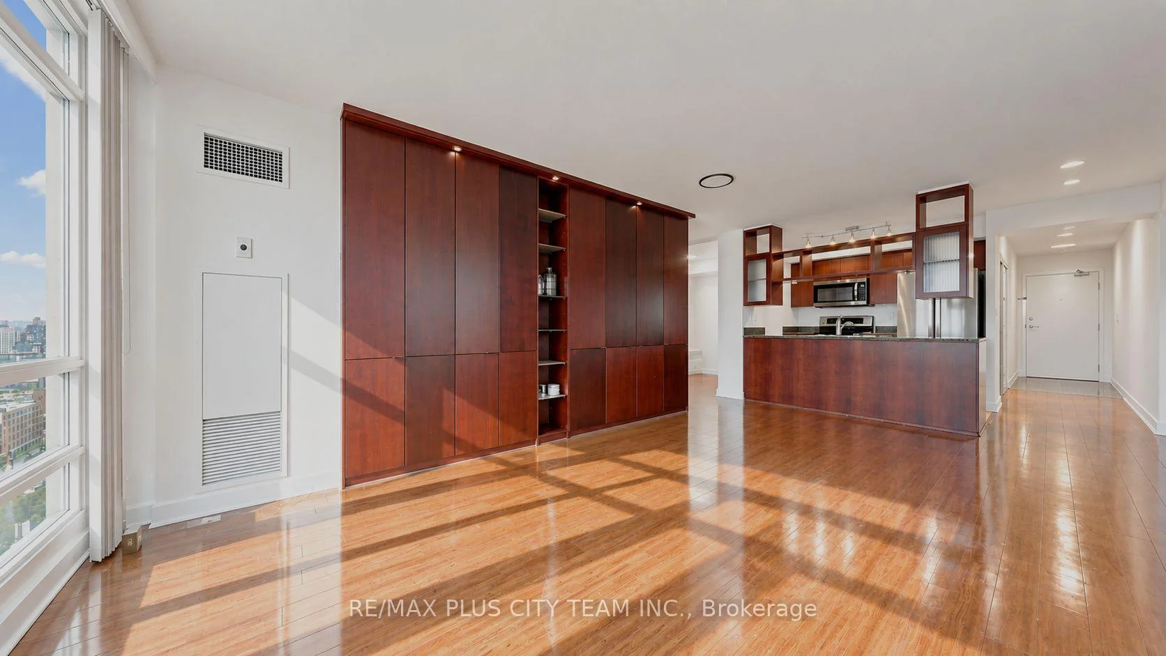 Photo 21 of Unit 3011, 381 Front Street W, Toronto, Waterfront Communities — HOMEH