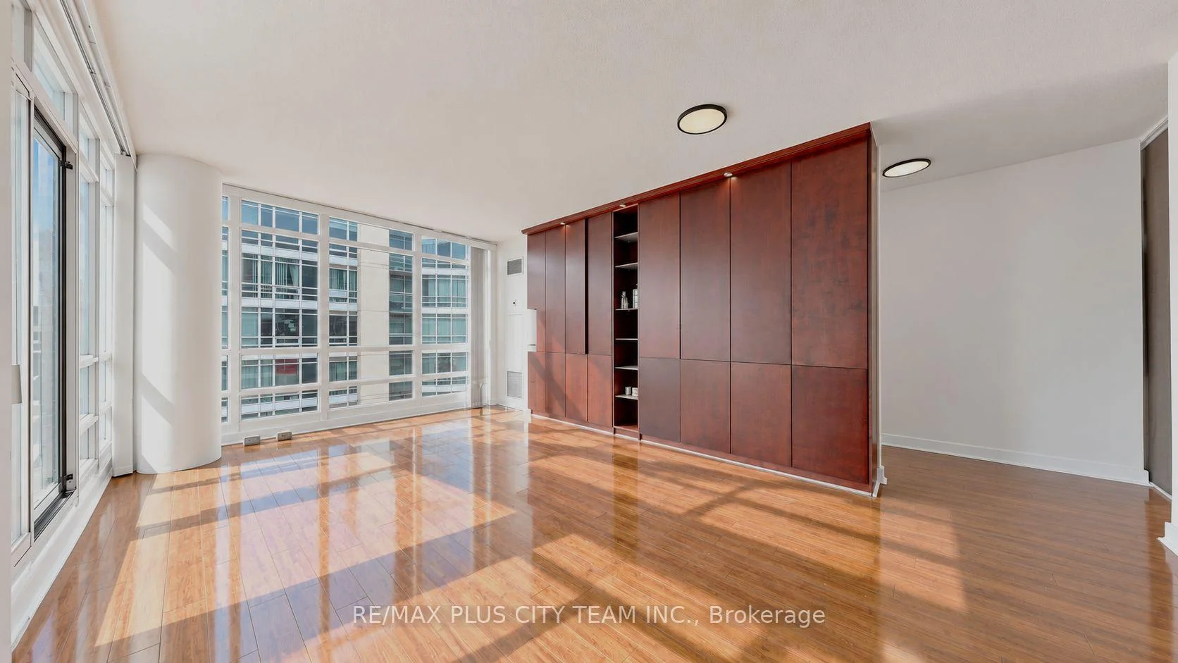 Photo 33 of Unit 3011, 381 Front Street W, Toronto, Waterfront Communities — HOMEH