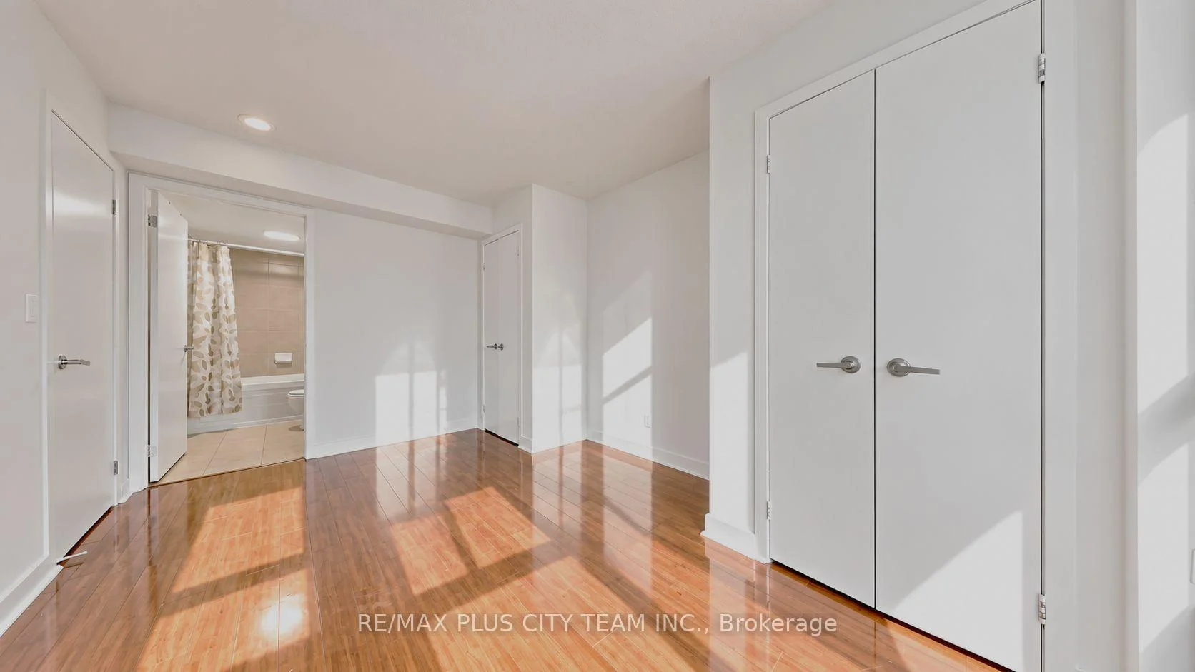 Photo 65 of Unit 3011, 381 Front Street W, Toronto, Waterfront Communities — HOMEH
