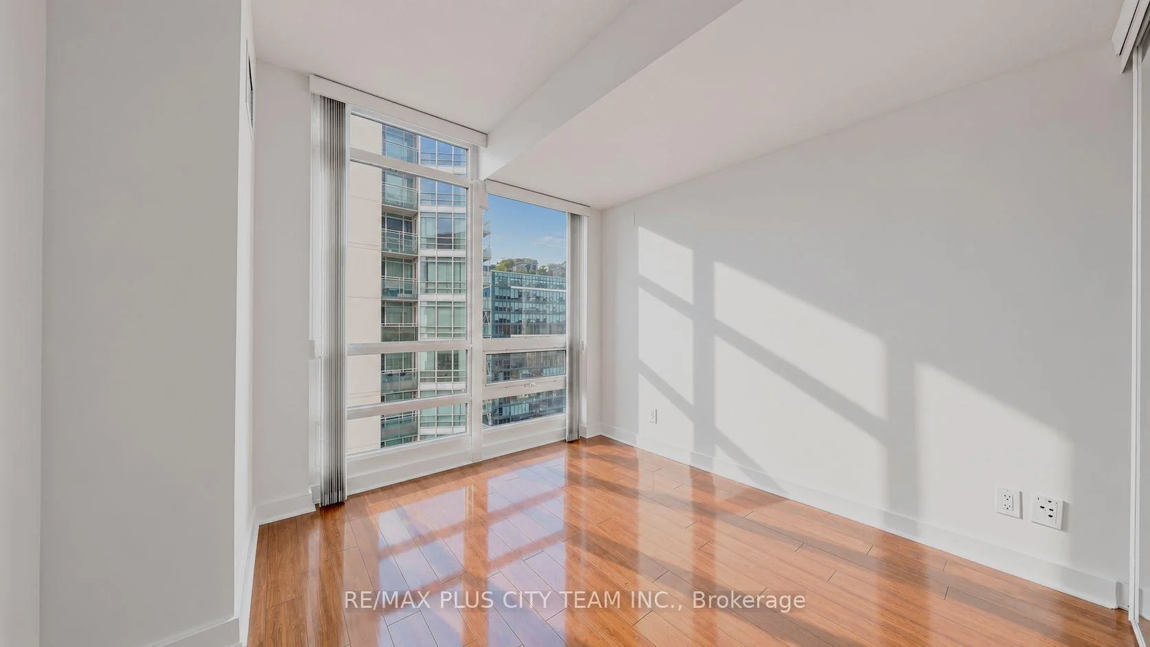 Photo 71 of Unit 3011, 381 Front Street W, Toronto, Waterfront Communities — HOMEH