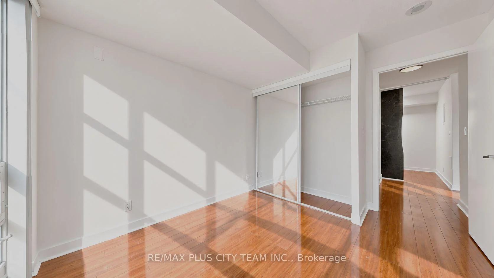 Photo 77 of Unit 3011, 381 Front Street W, Toronto, Waterfront Communities — HOMEH