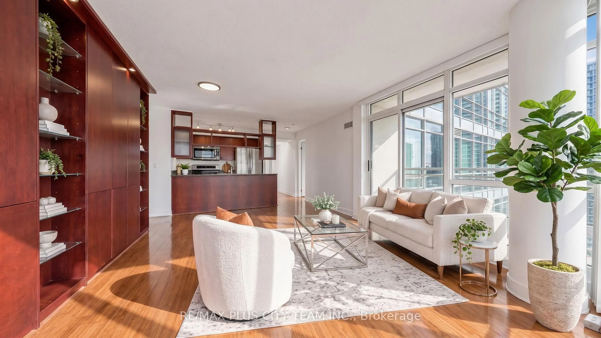 Photo 6 of Unit 3011, 381 Front Street W, Toronto, Waterfront Communities — HOMEH