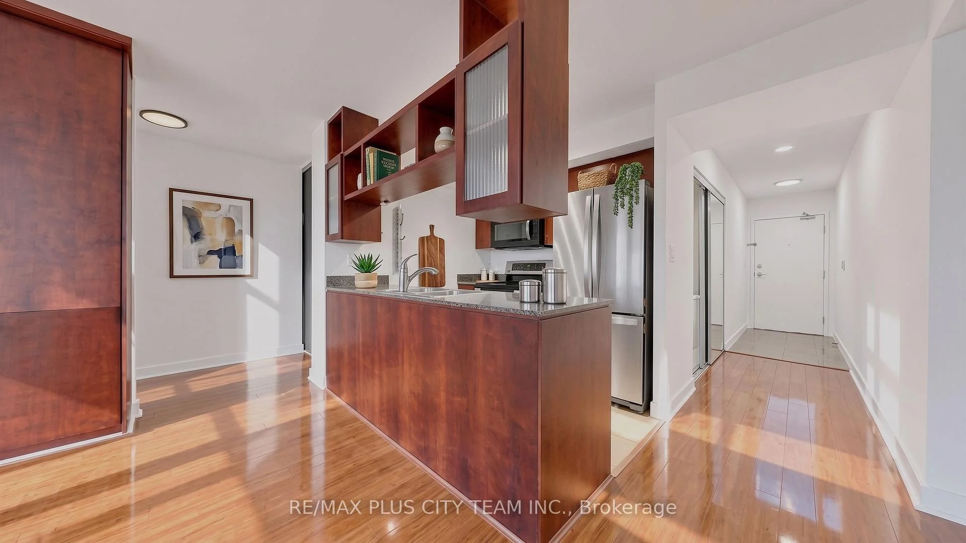 Photo 10 of Unit 3011, 381 Front Street W, Toronto, Waterfront Communities — HOMEH