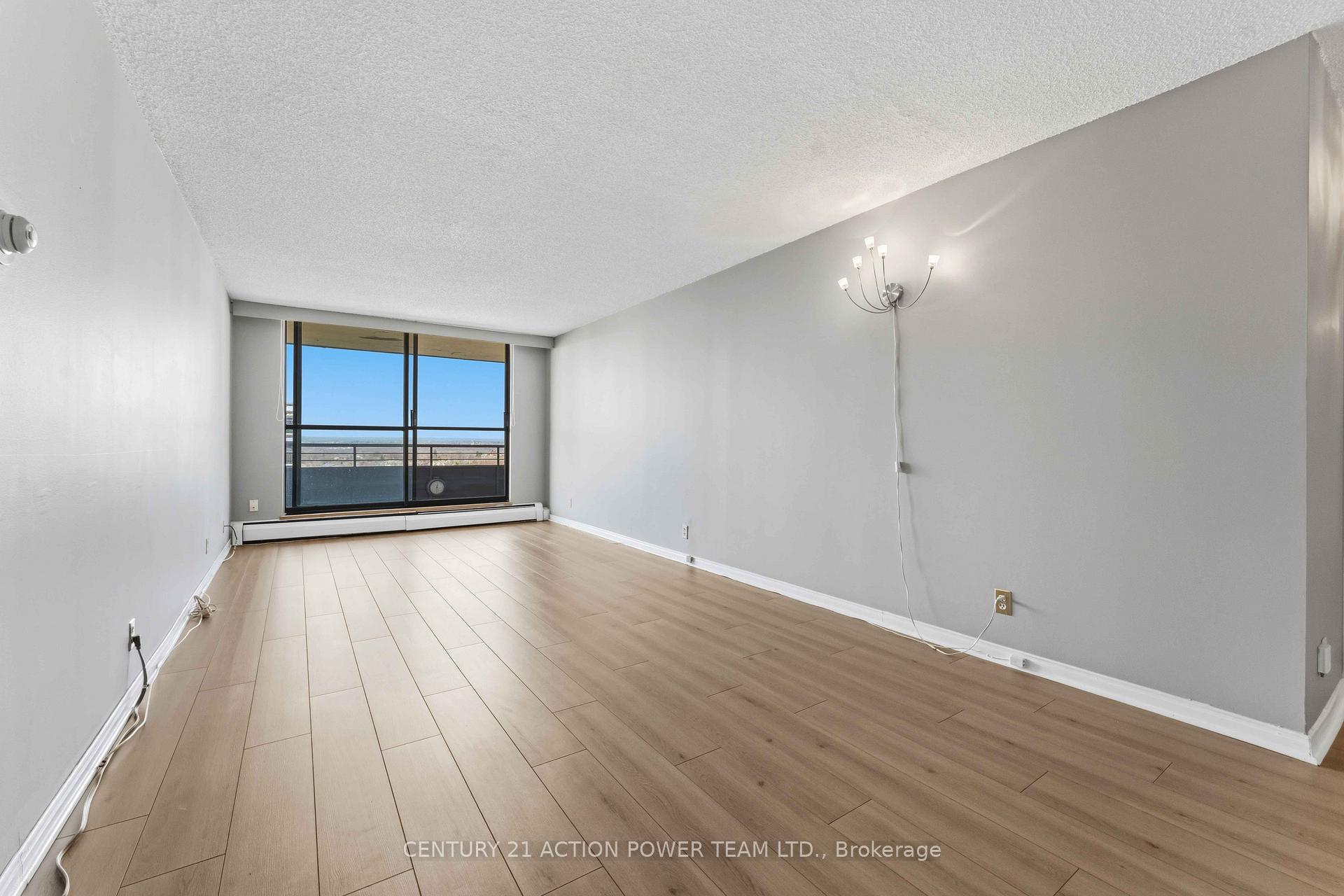 Photo 11 of Unit 903, 505 St Laurent Boulevard, Ottawa, Viscount Alexander Park — HOMEH