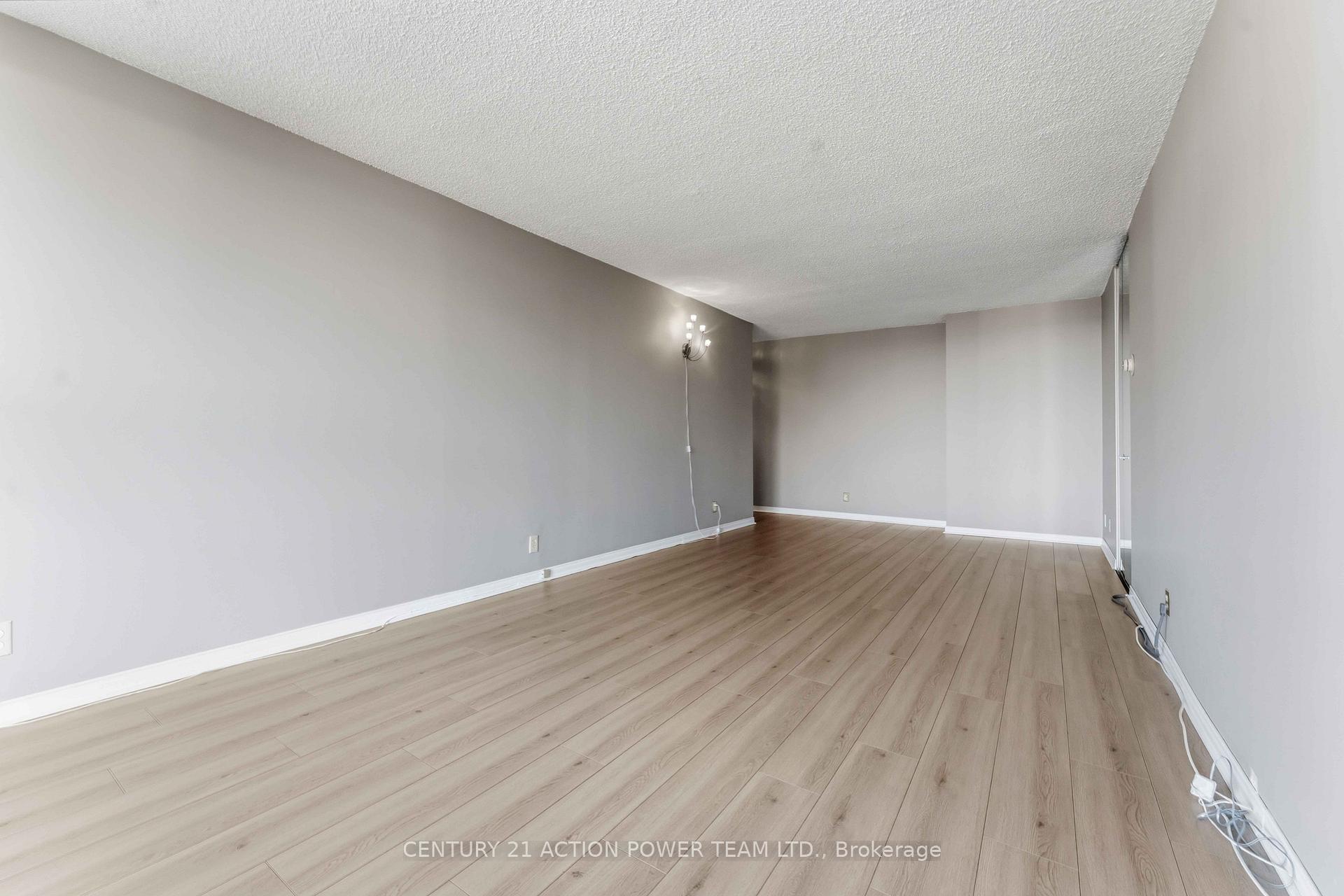 Photo 15 of Unit 903, 505 St Laurent Boulevard, Ottawa, Viscount Alexander Park — HOMEH