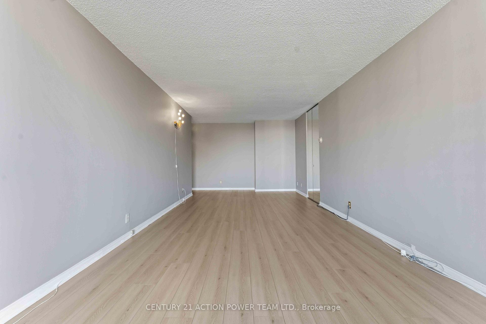 Photo 20 of Unit 903, 505 St Laurent Boulevard, Ottawa, Viscount Alexander Park — HOMEH