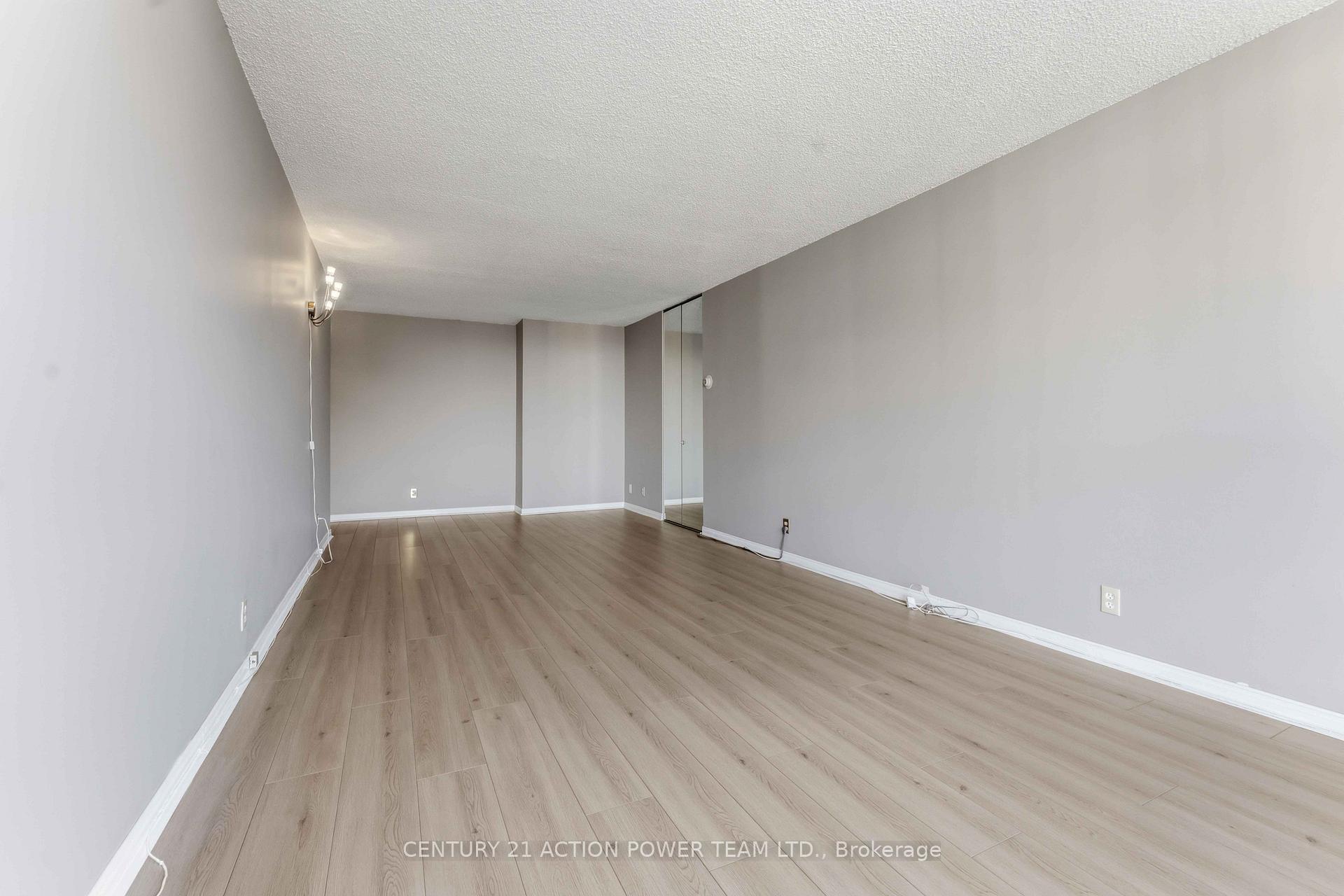 Photo 14 of Unit 903, 505 St Laurent Boulevard, Ottawa, Viscount Alexander Park — HOMEH