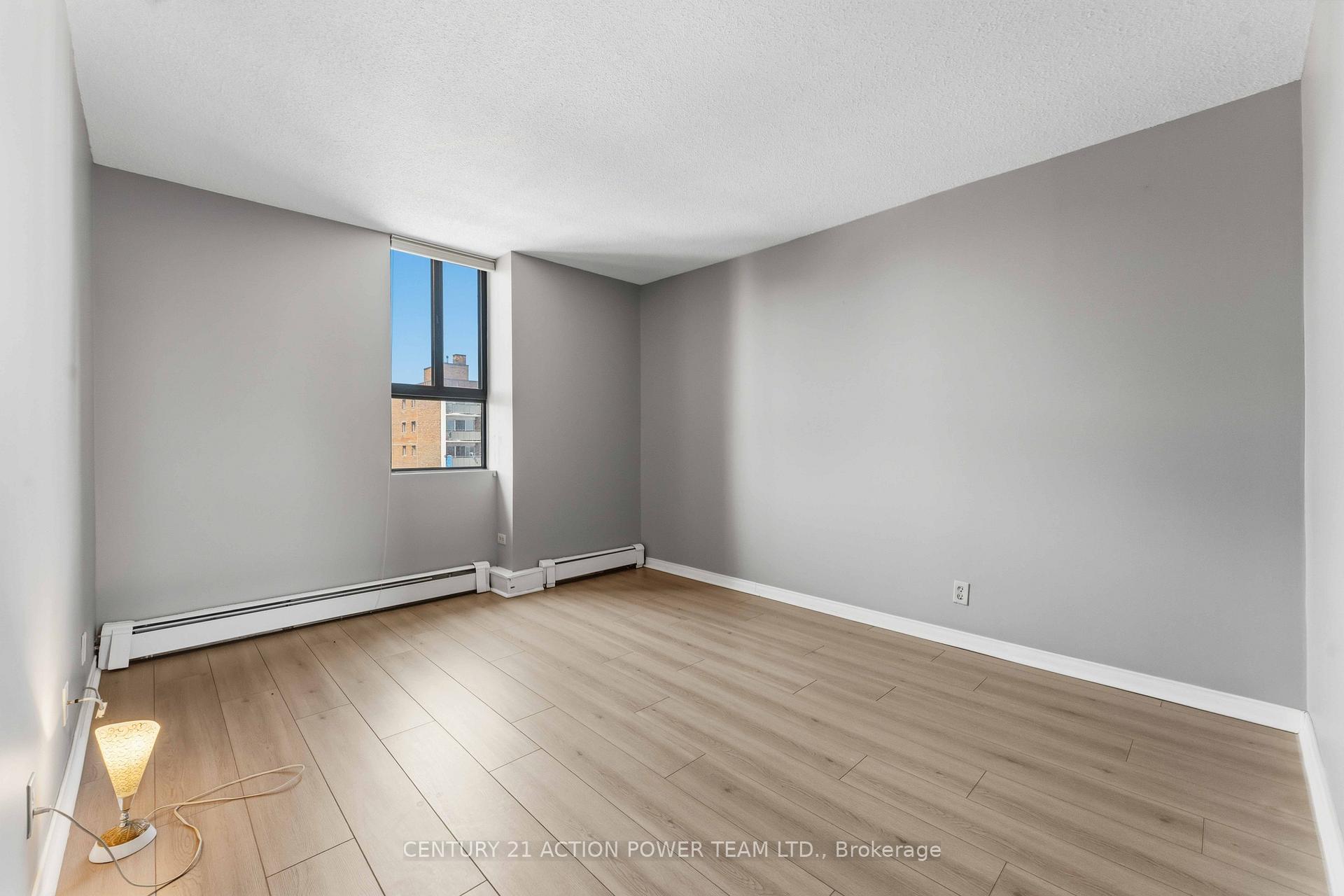 Photo 24 of Unit 903, 505 St Laurent Boulevard, Ottawa, Viscount Alexander Park — HOMEH