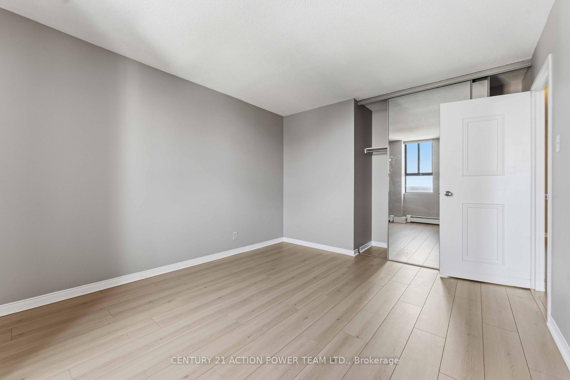 Photo 29 of Unit 903, 505 St Laurent Boulevard, Ottawa, Viscount Alexander Park — HOMEH