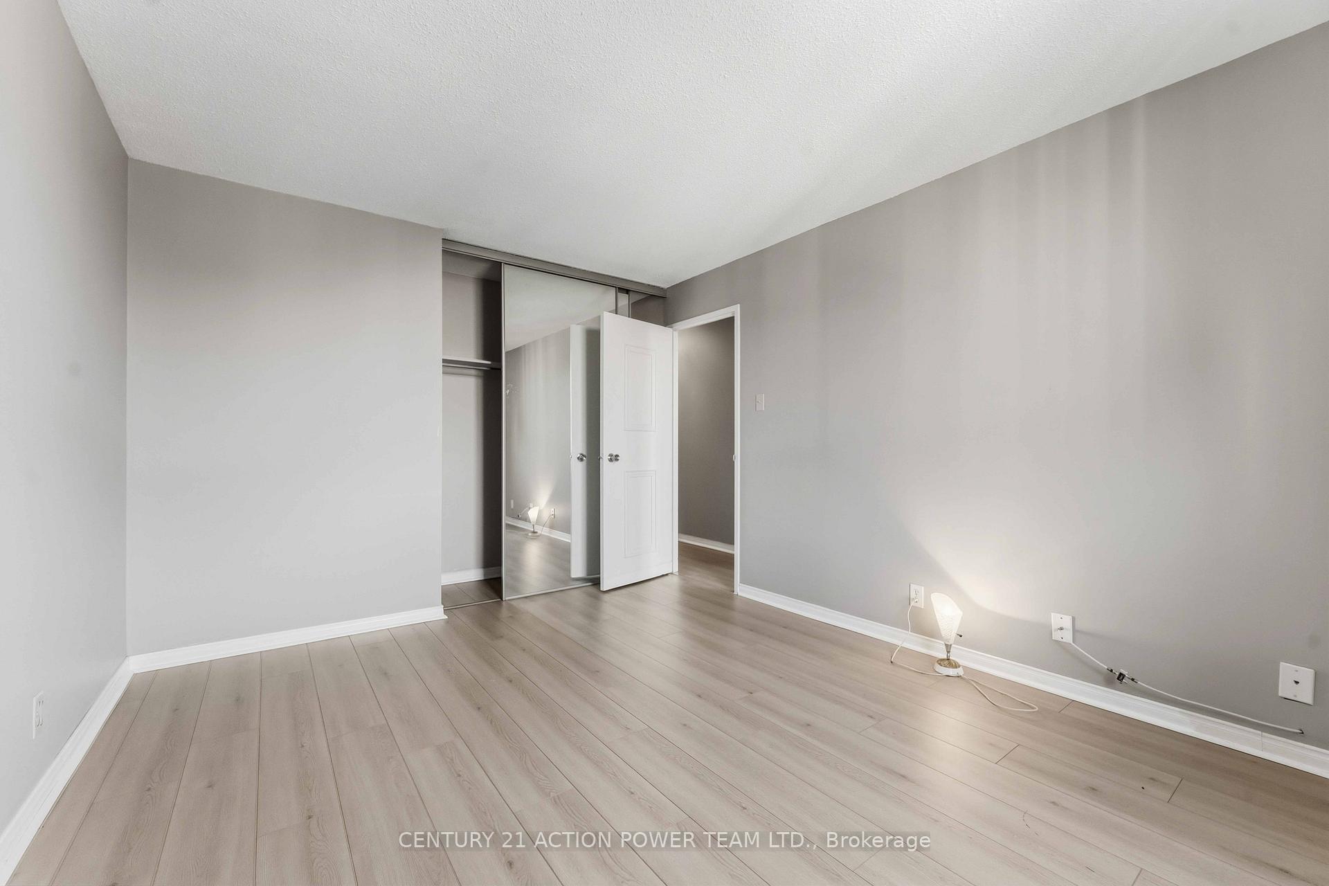 Photo 25 of Unit 903, 505 St Laurent Boulevard, Ottawa, Viscount Alexander Park — HOMEH