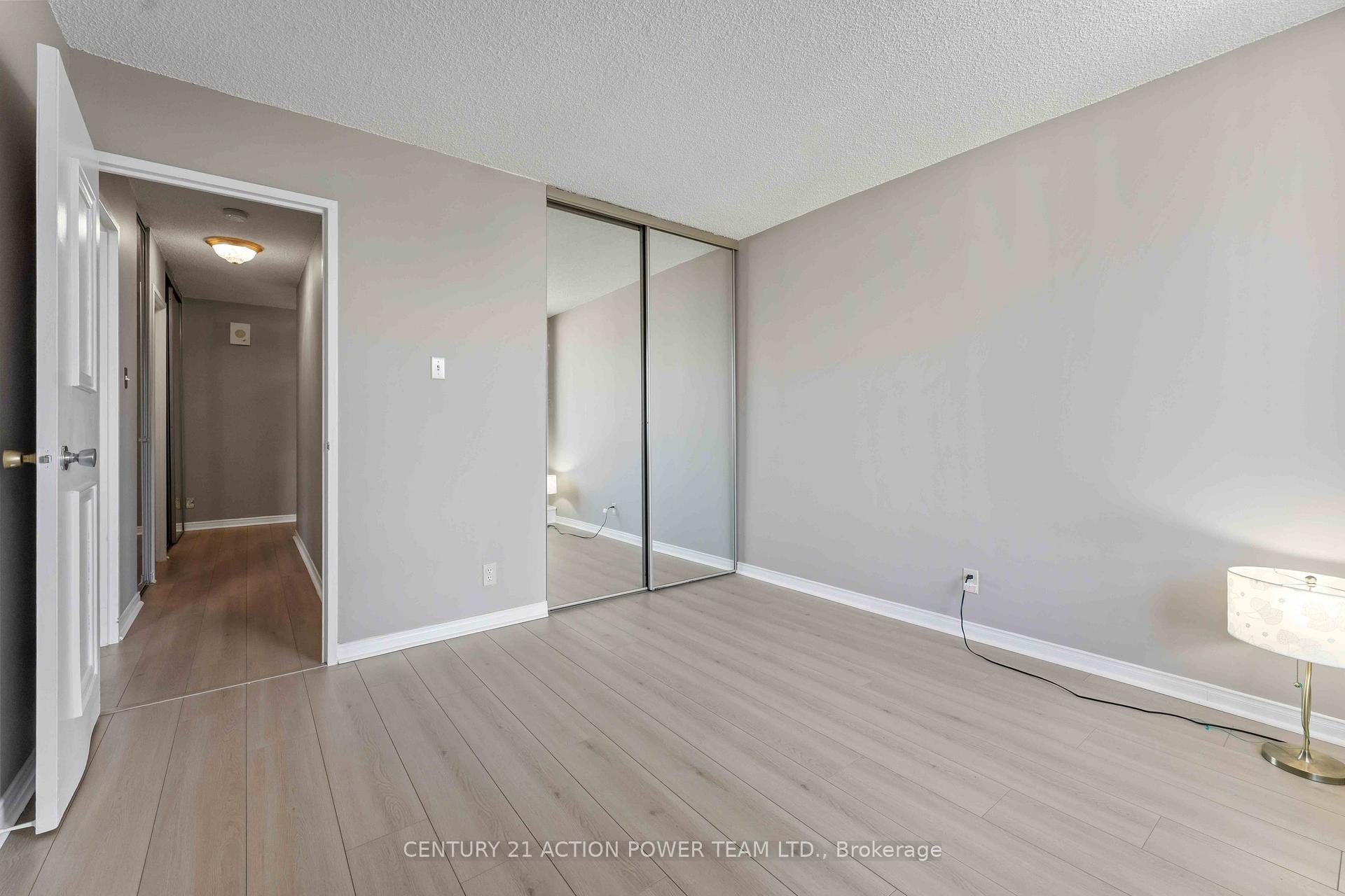 Photo 37 of Unit 903, 505 St Laurent Boulevard, Ottawa, Viscount Alexander Park — HOMEH