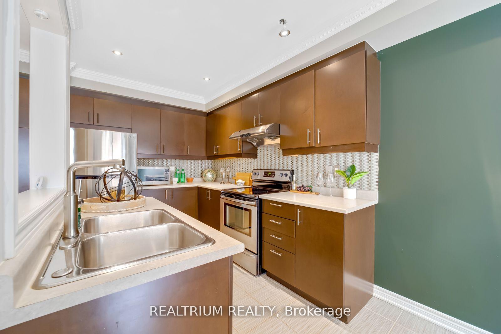 Photo 10 of 282 Sandale Road, Whitchurch-Stouffville, Stouffville — HOMEH