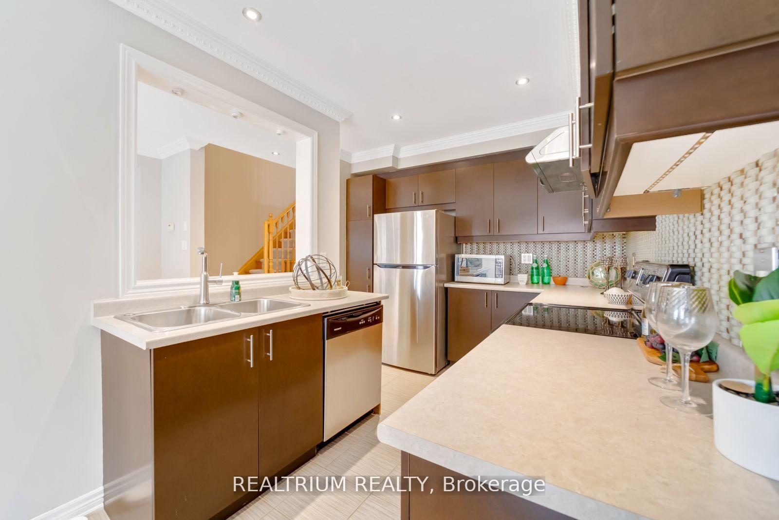 Photo 11 of 282 Sandale Road, Whitchurch-Stouffville, Stouffville — HOMEH