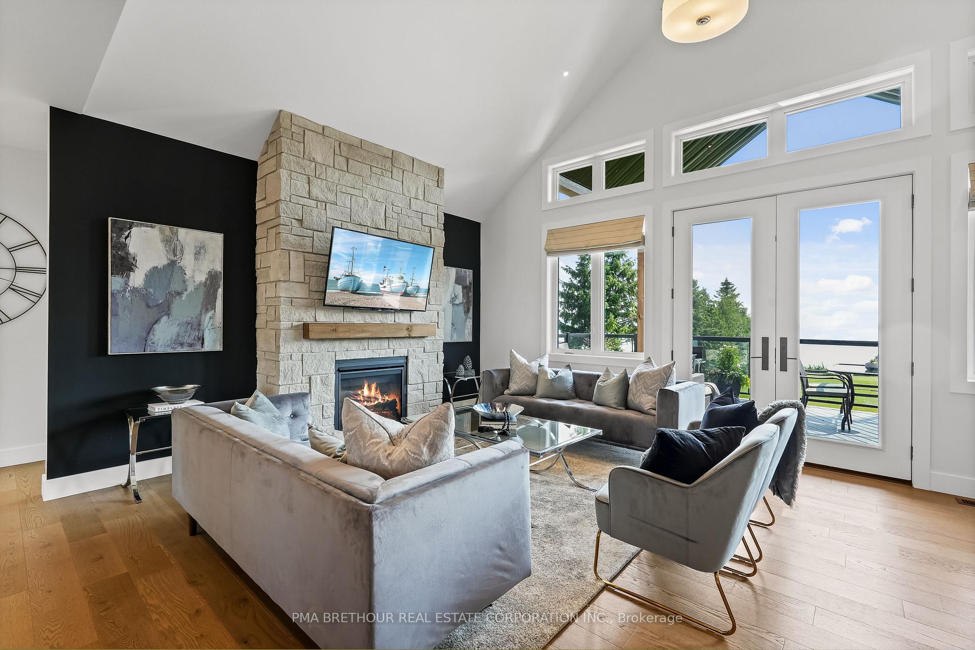 Photo 4 of 48 Pleasant View Crescent, Kawartha Lakes, Mariposa — HOMEH