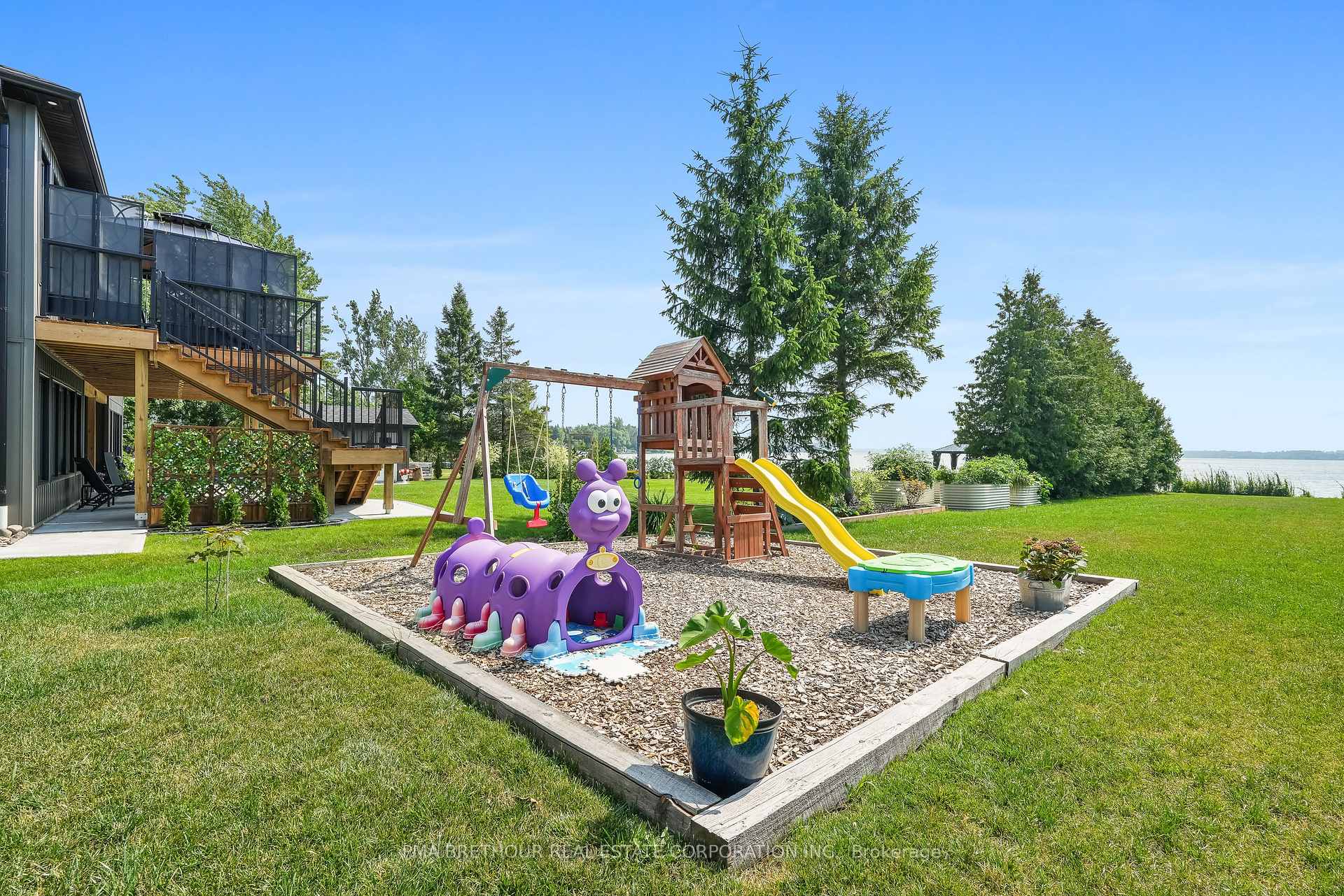 Photo 24 of 48 Pleasant View Crescent, Kawartha Lakes, Mariposa — HOMEH