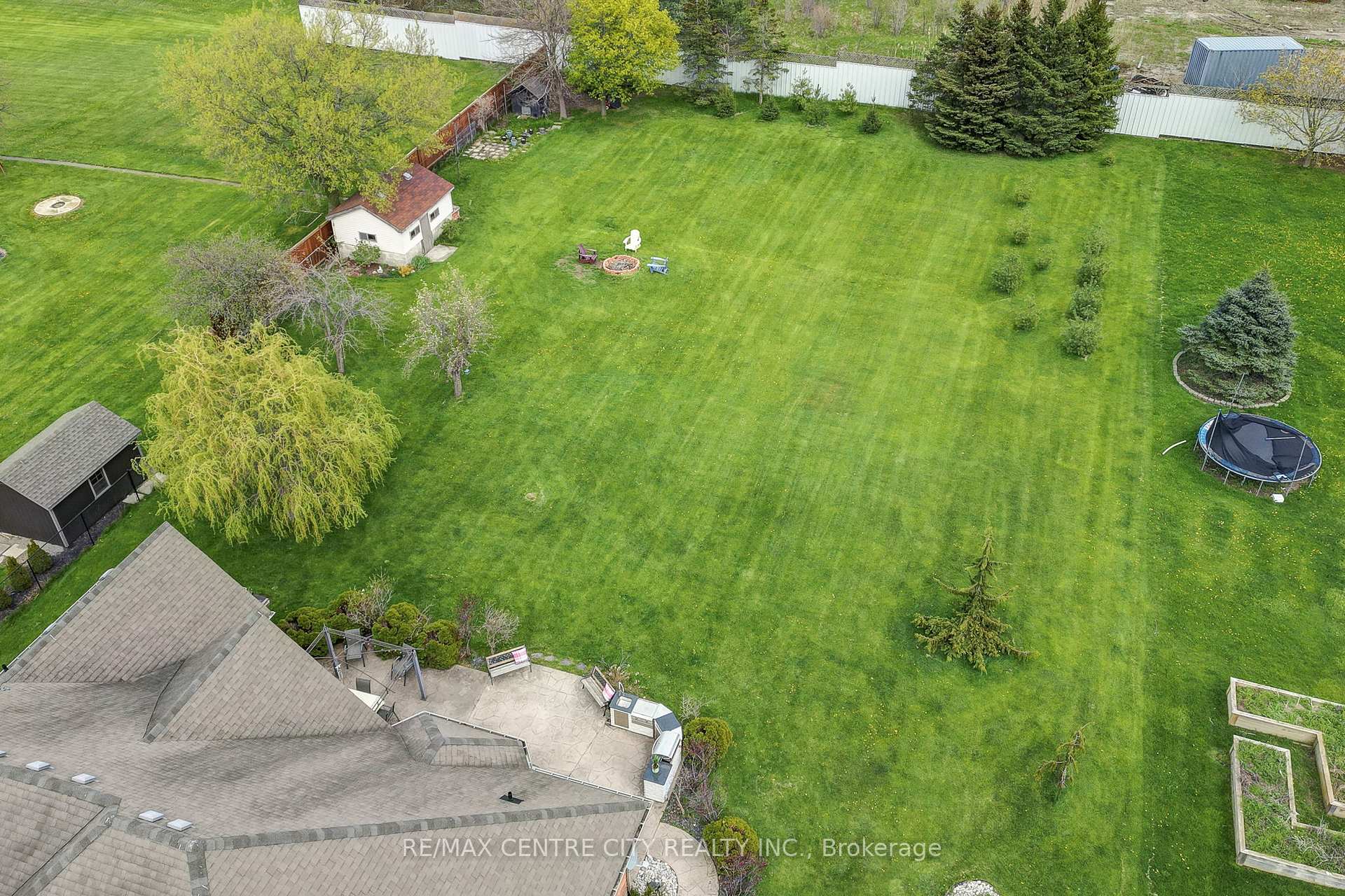 Photo 5 of 9538 Tower Road, Central Elgin, Rural Central Elgin — HOMEH