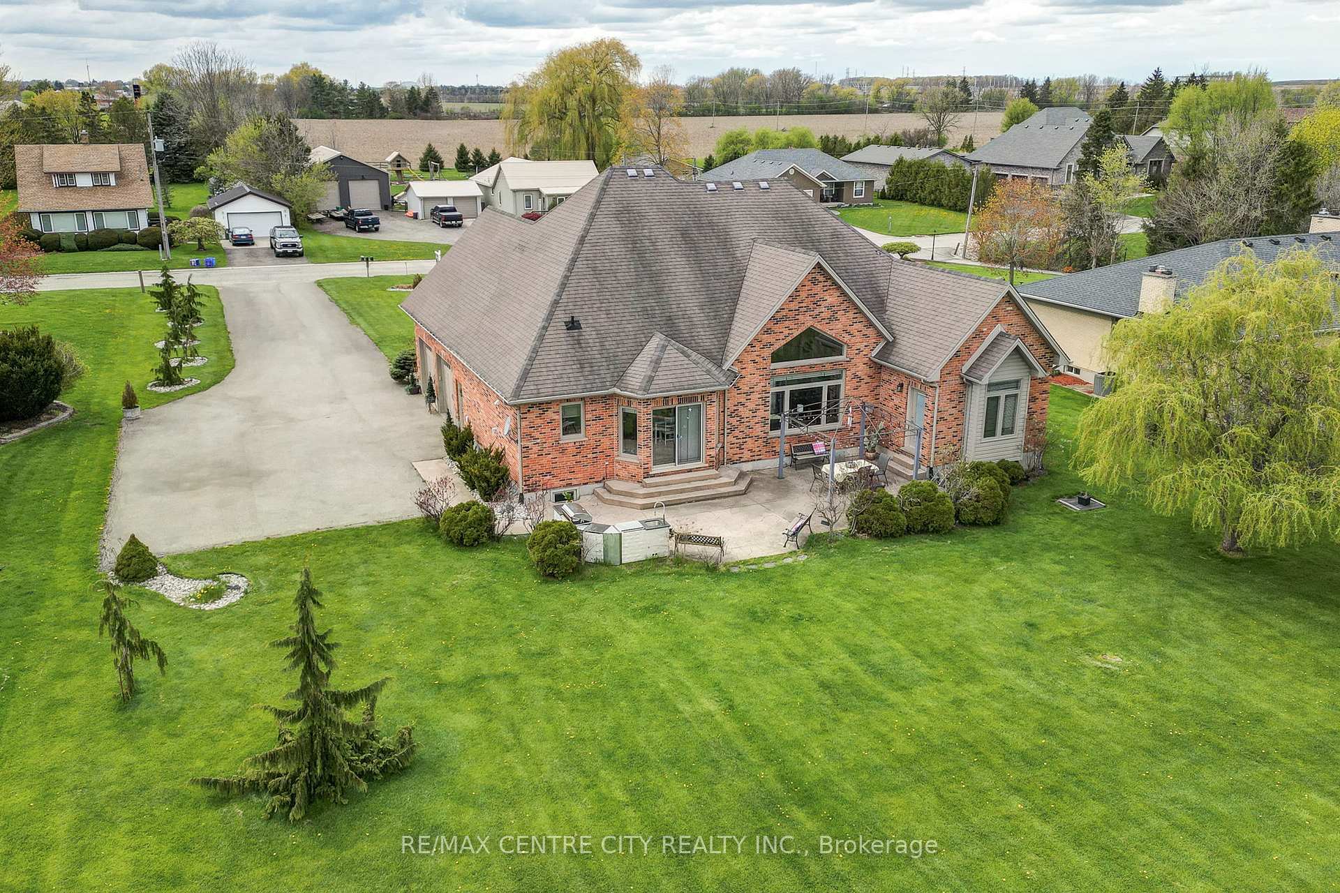 Photo 7 of 9538 Tower Road, Central Elgin, Rural Central Elgin — HOMEH