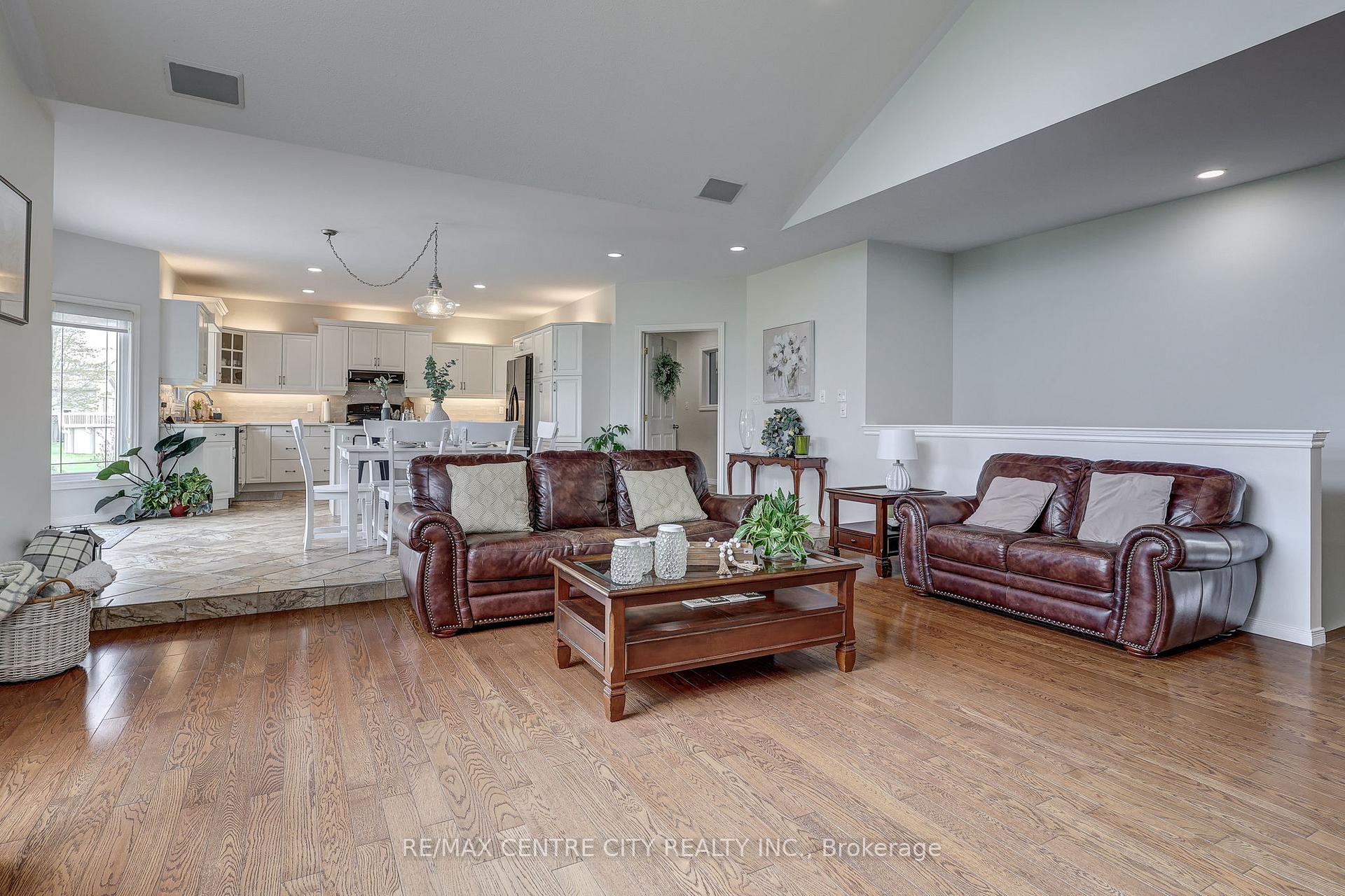 Photo 20 of 9538 Tower Road, Central Elgin, Rural Central Elgin — HOMEH