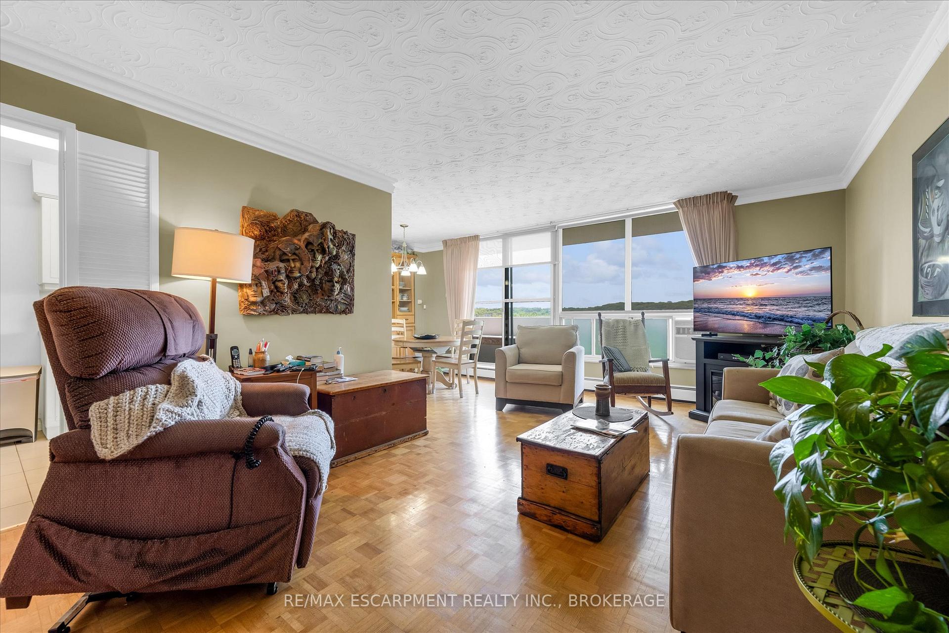 Photo 4 of Unit 1007, 35 Towering Heights Boulevard, St. Catharines, Glendale/Glenridge — HOMEH