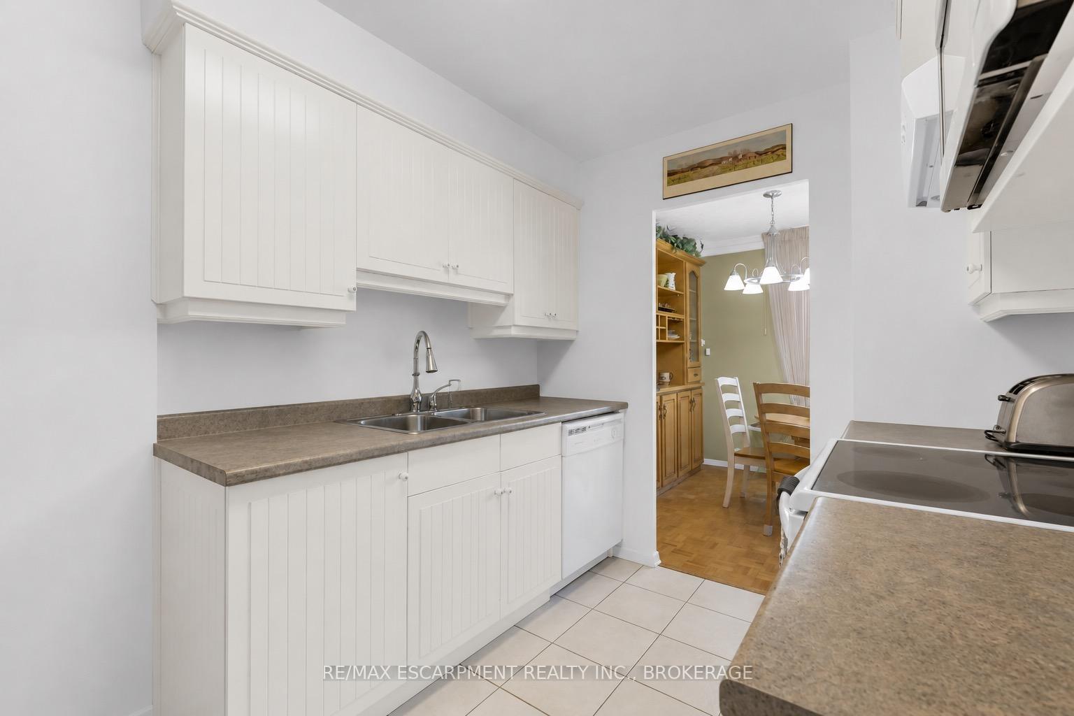 Photo 6 of Unit 1007, 35 Towering Heights Boulevard, St. Catharines, Glendale/Glenridge — HOMEH