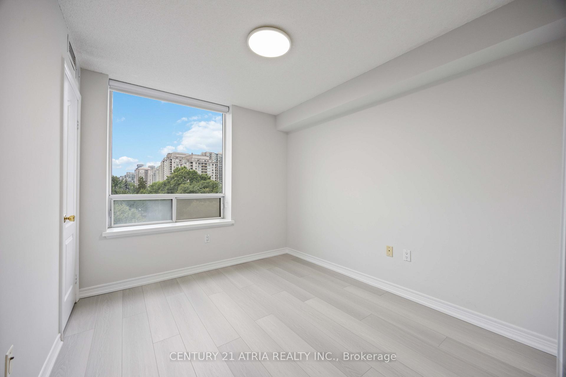 Photo 6 of Unit 315, 88 Grandview Way, North York, Willowdale East — HOMEH