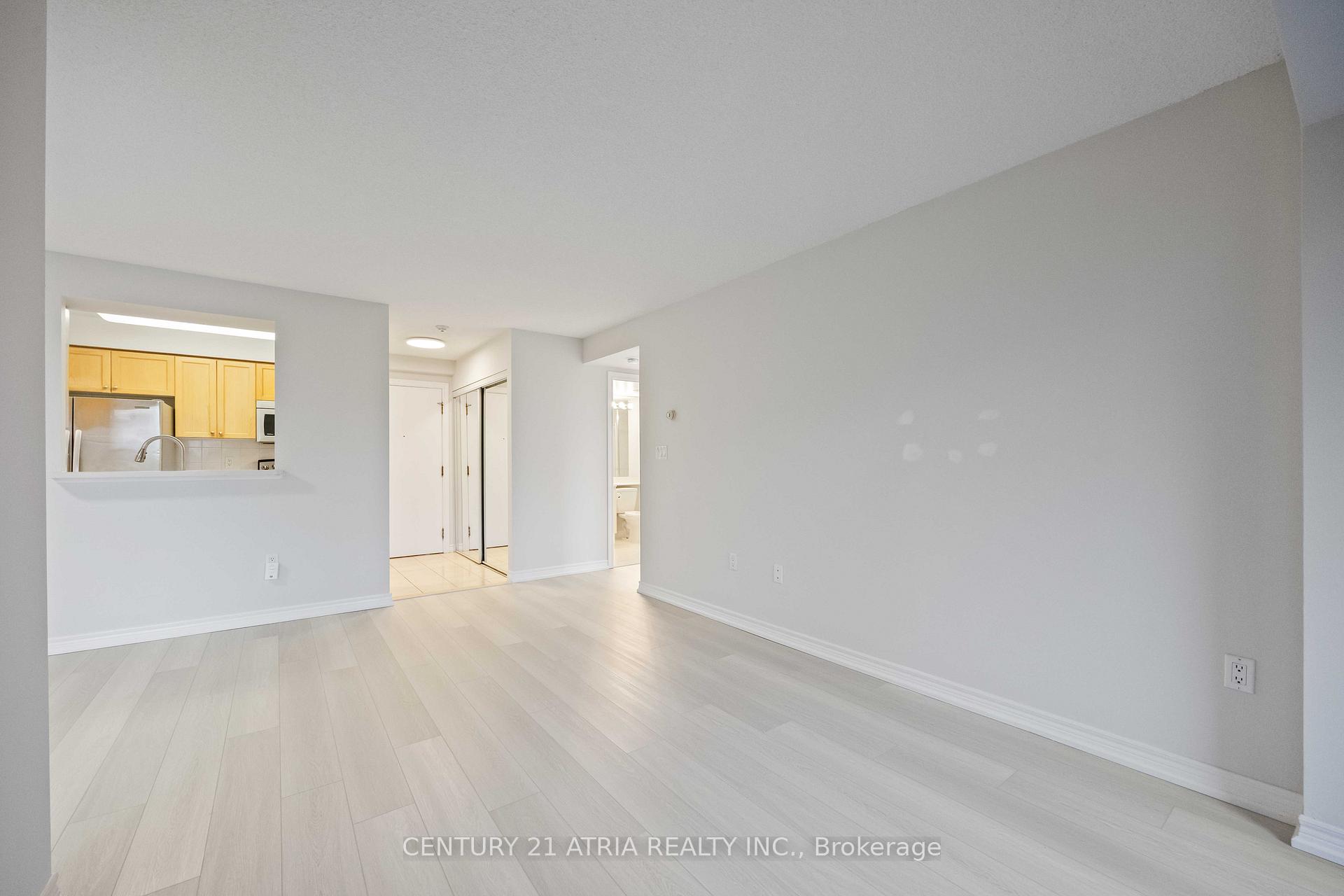 Photo 10 of Unit 315, 88 Grandview Way, North York, Willowdale East — HOMEH