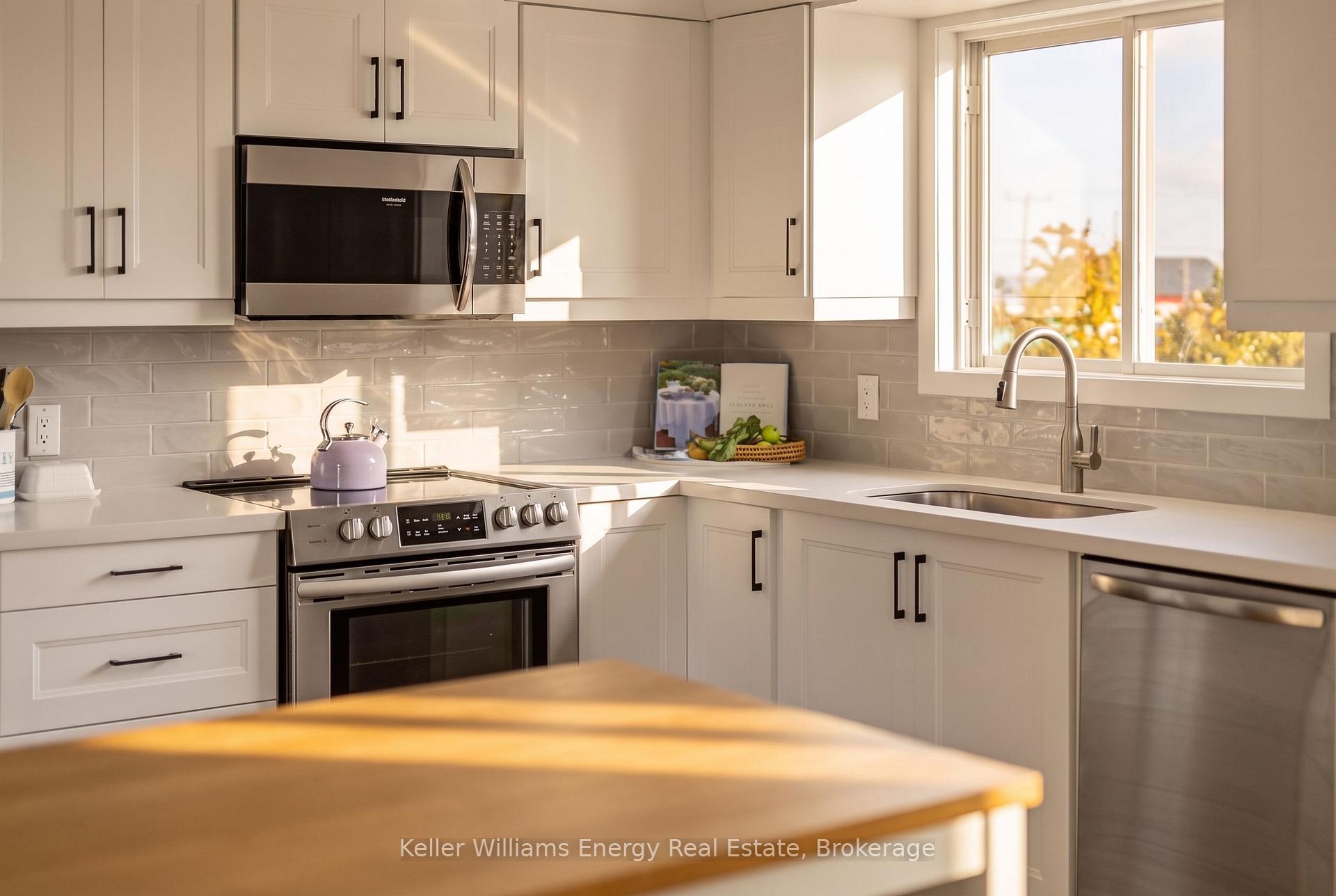 Photo 35 of 5 Harbourview Crescent, Prince Edward County, Wellington Ward — HOMEH