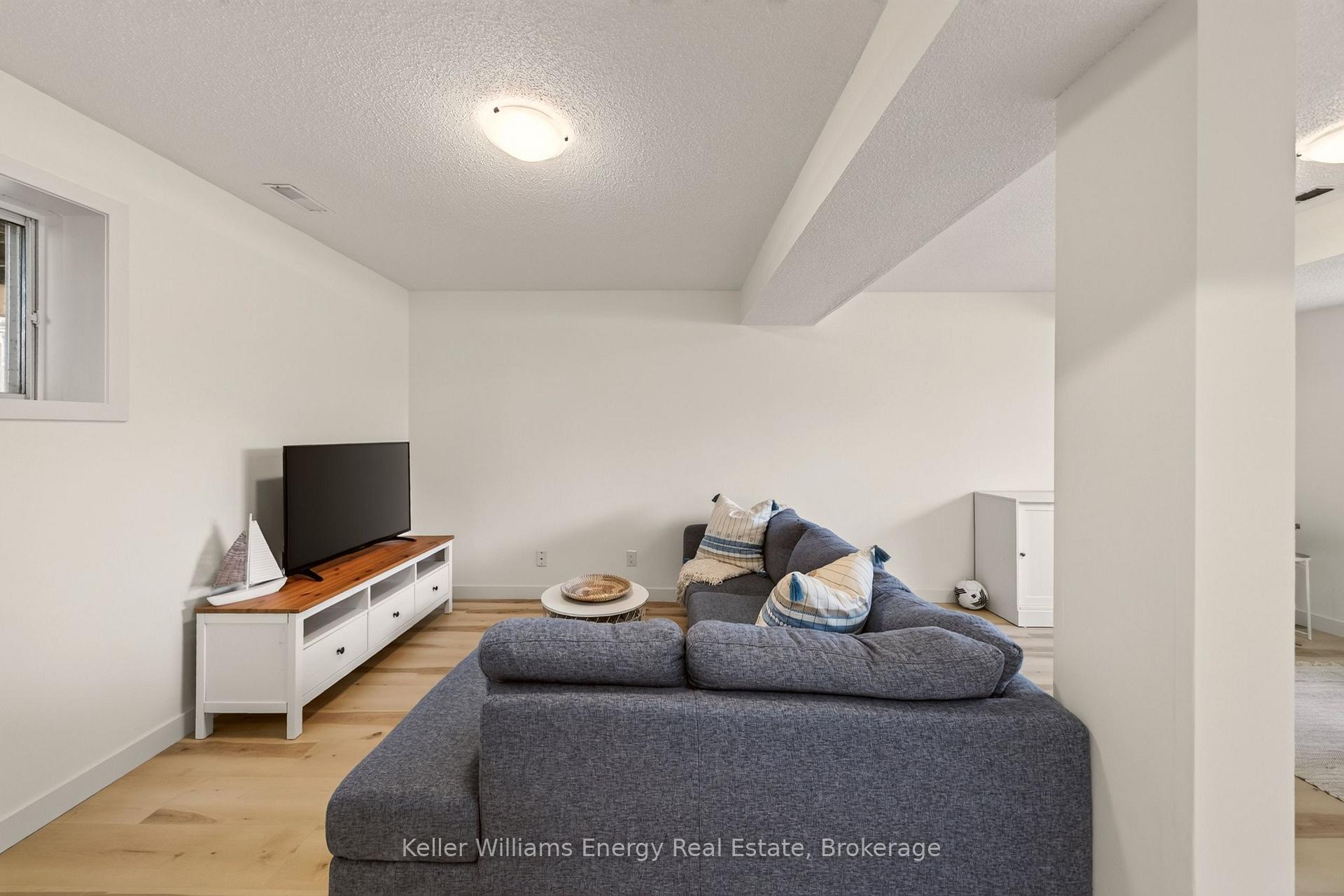 Photo 79 of 5 Harbourview Crescent, Prince Edward County, Wellington Ward — HOMEH