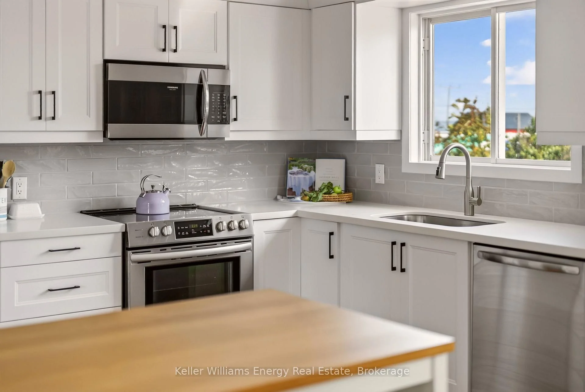 Photo 37 of 5 Harbourview Crescent, Prince Edward County, Wellington Ward — HOMEH