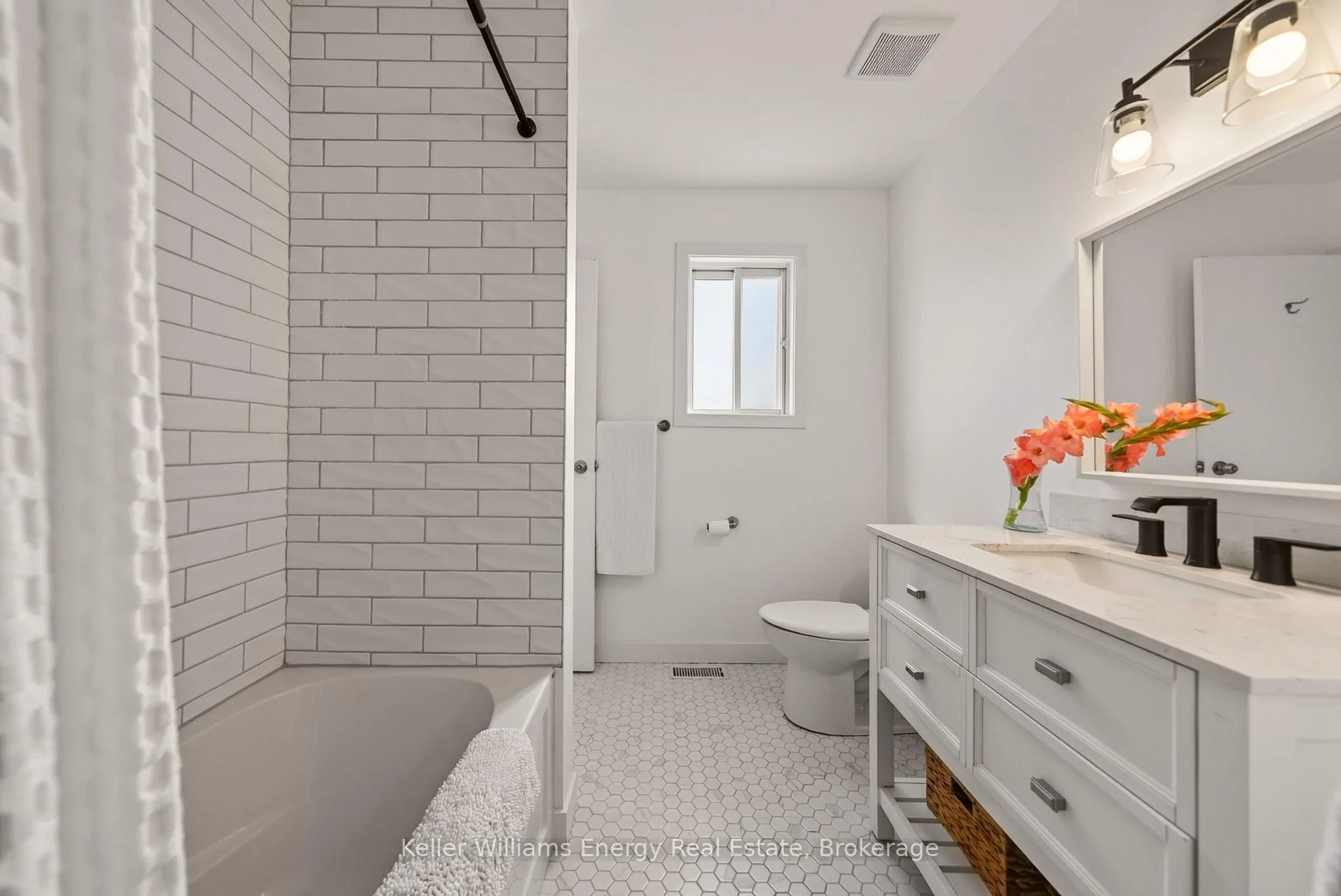 Photo 44 of 5 Harbourview Crescent, Prince Edward County, Wellington Ward — HOMEH