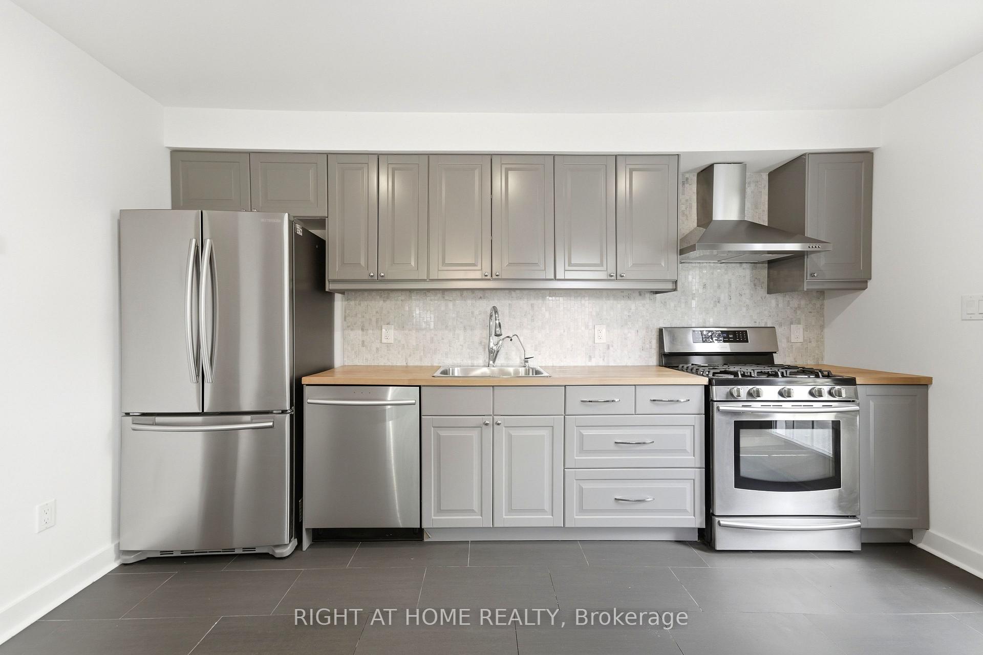 Photo 11 of 1244 De Quincy Crescent, Burlington, Mountainside — HOMEH