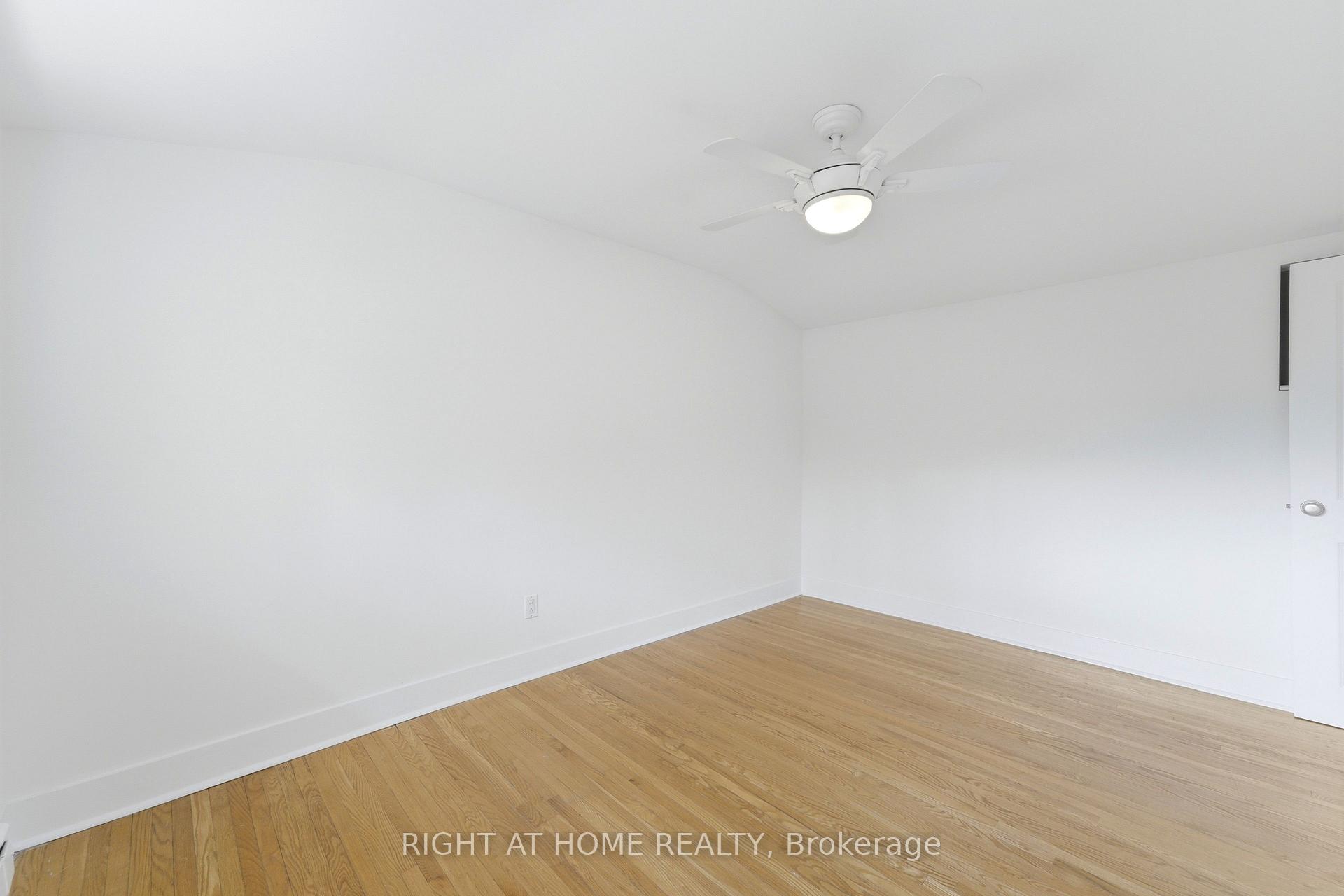 Photo 27 of 1244 De Quincy Crescent, Burlington, Mountainside — HOMEH
