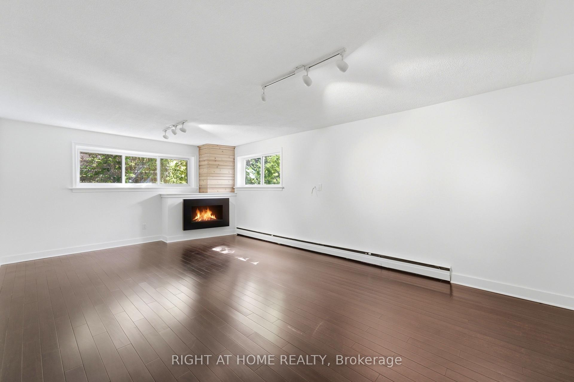 Photo 30 of 1244 De Quincy Crescent, Burlington, Mountainside — HOMEH