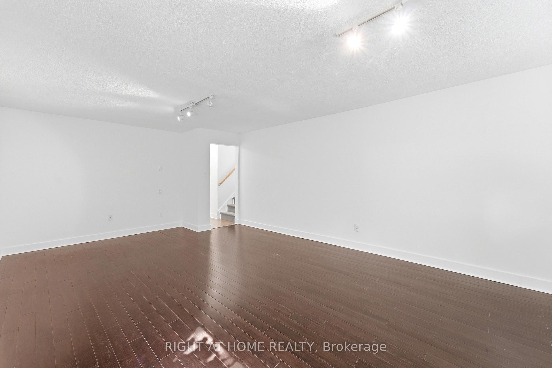 Photo 32 of 1244 De Quincy Crescent, Burlington, Mountainside — HOMEH