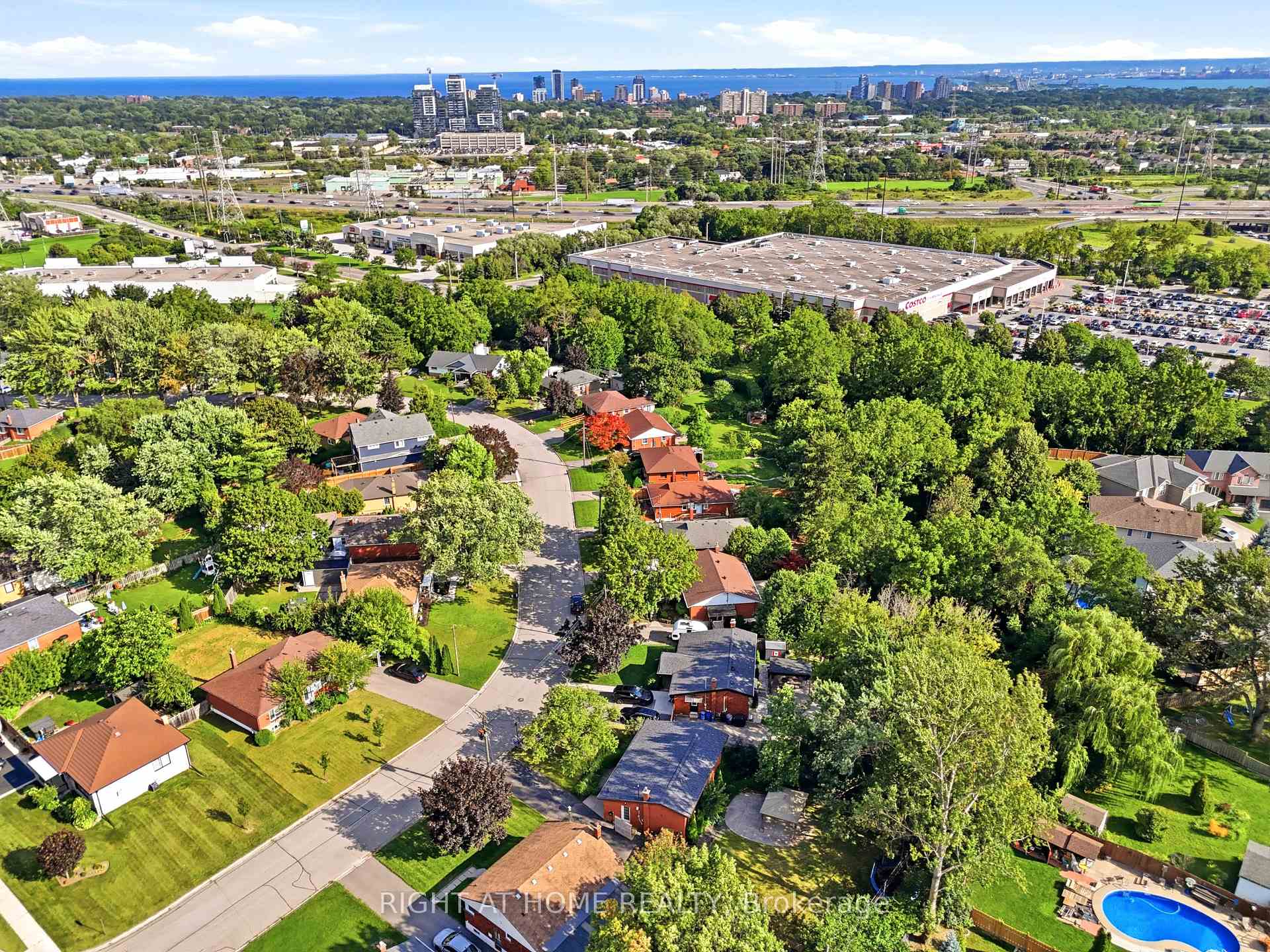 Photo 47 of 1244 De Quincy Crescent, Burlington, Mountainside — HOMEH