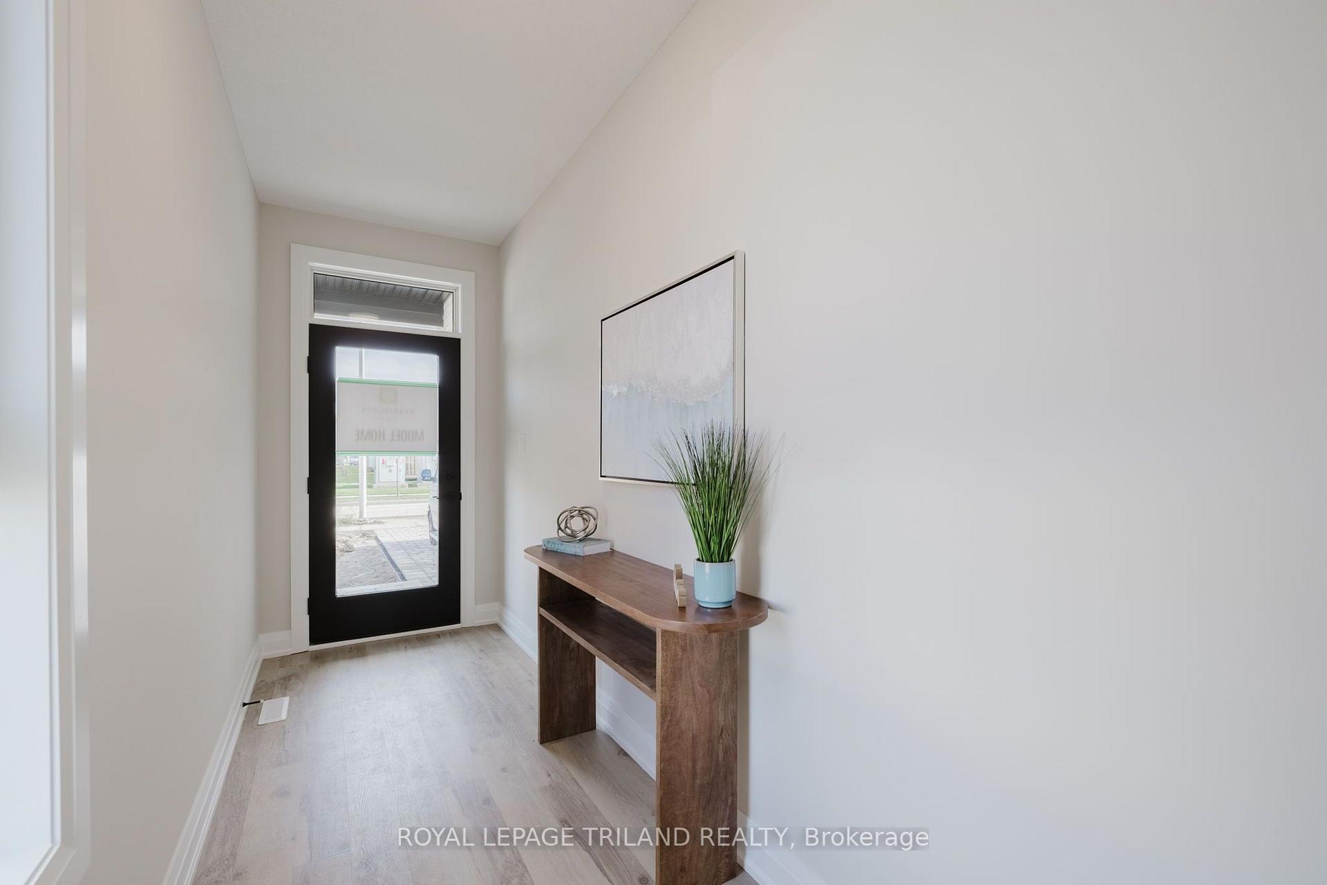 Photo 11 of 1899 Dalmagarry Road, London, North E — HOMEH