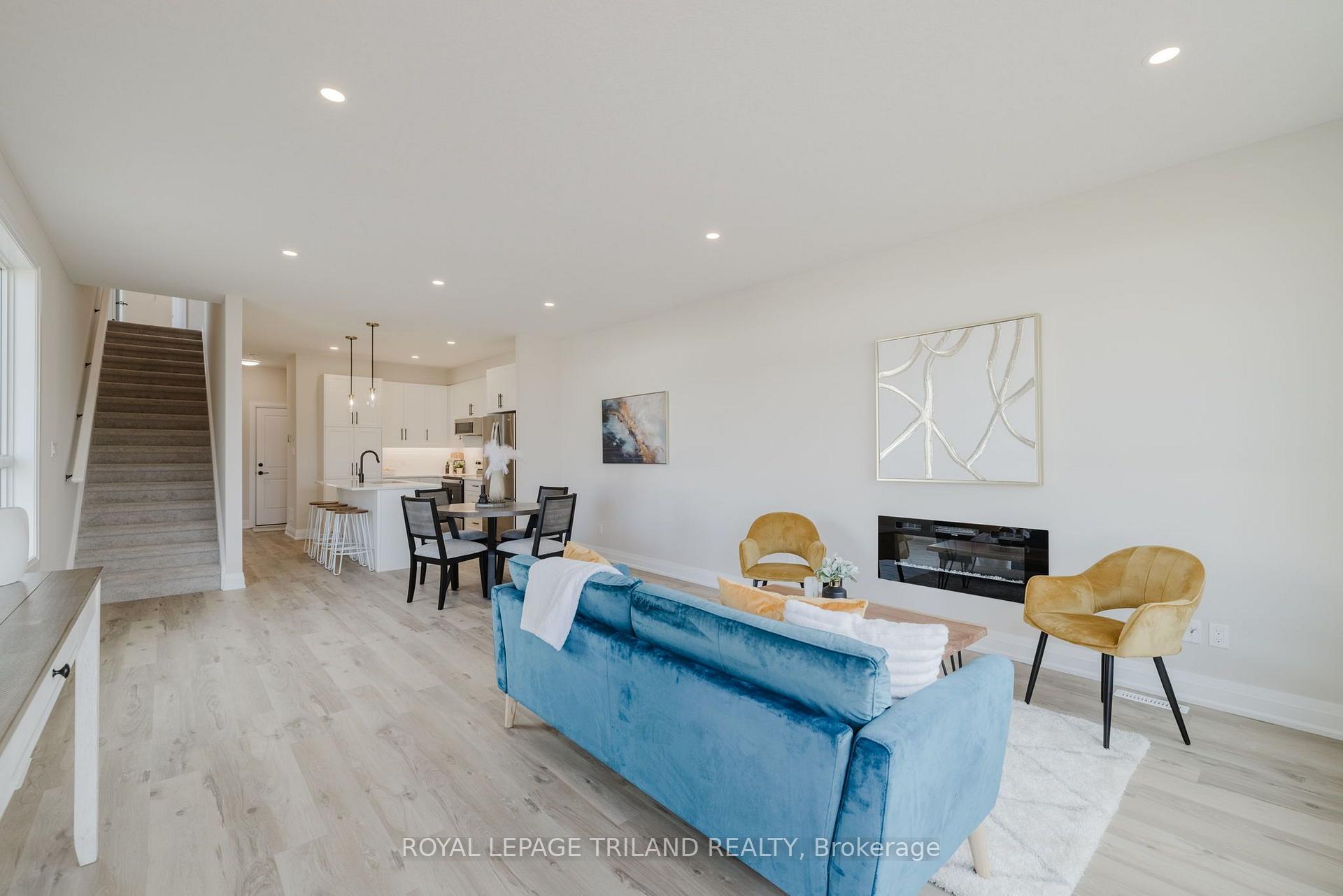 Photo 23 of 1899 Dalmagarry Road, London, North E — HOMEH