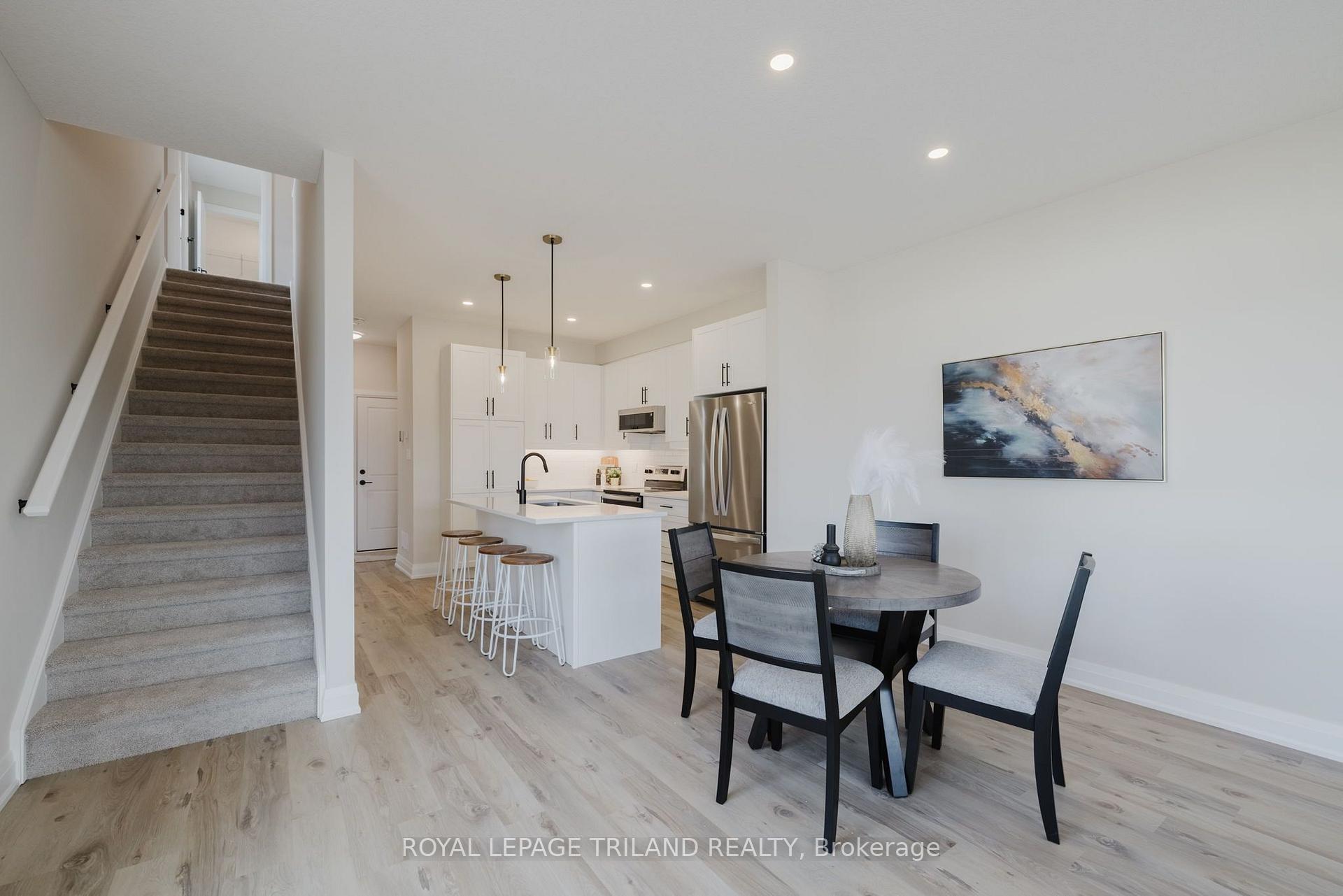 Photo 25 of 1899 Dalmagarry Road, London, North E — HOMEH