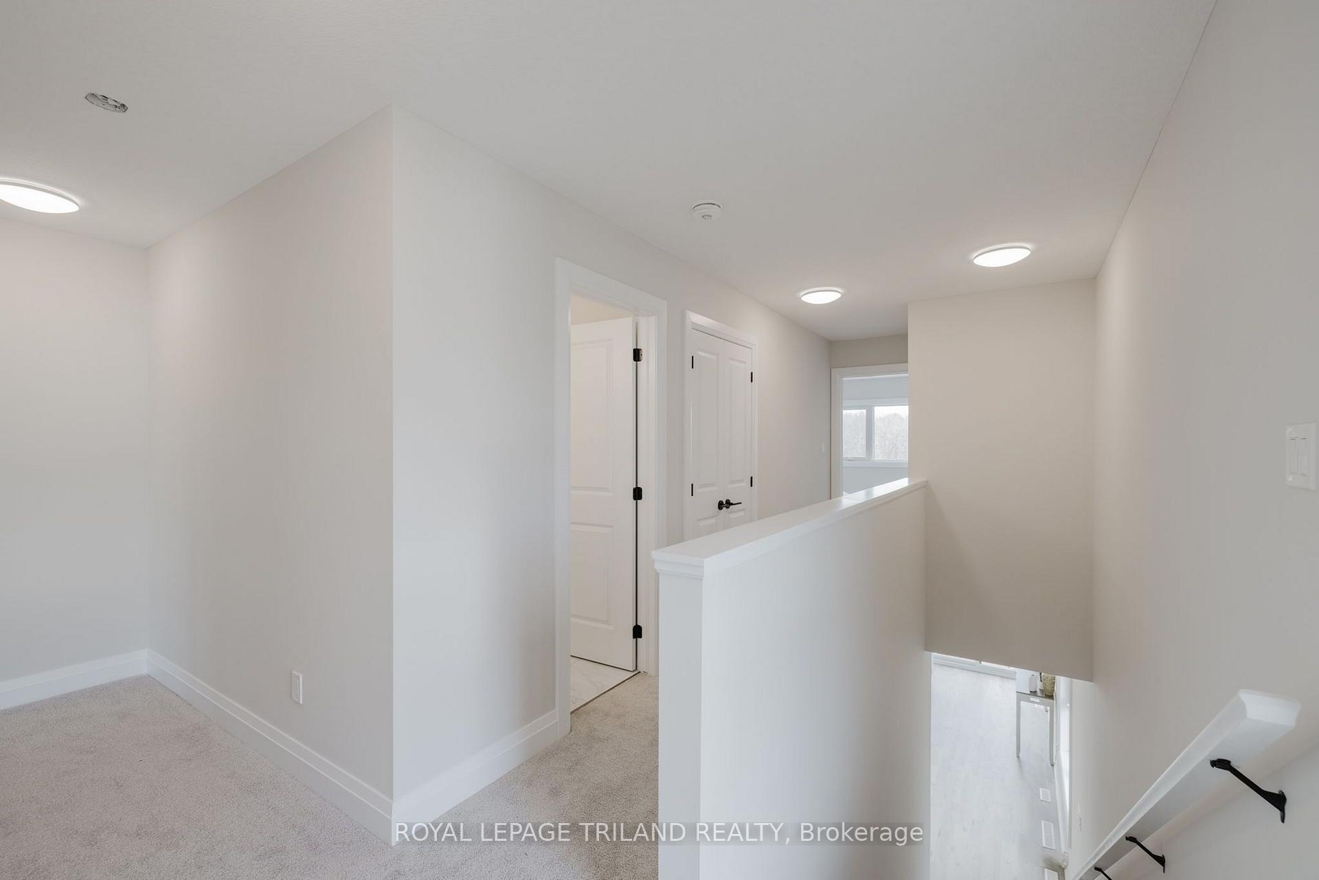Photo 26 of 1899 Dalmagarry Road, London, North E — HOMEH