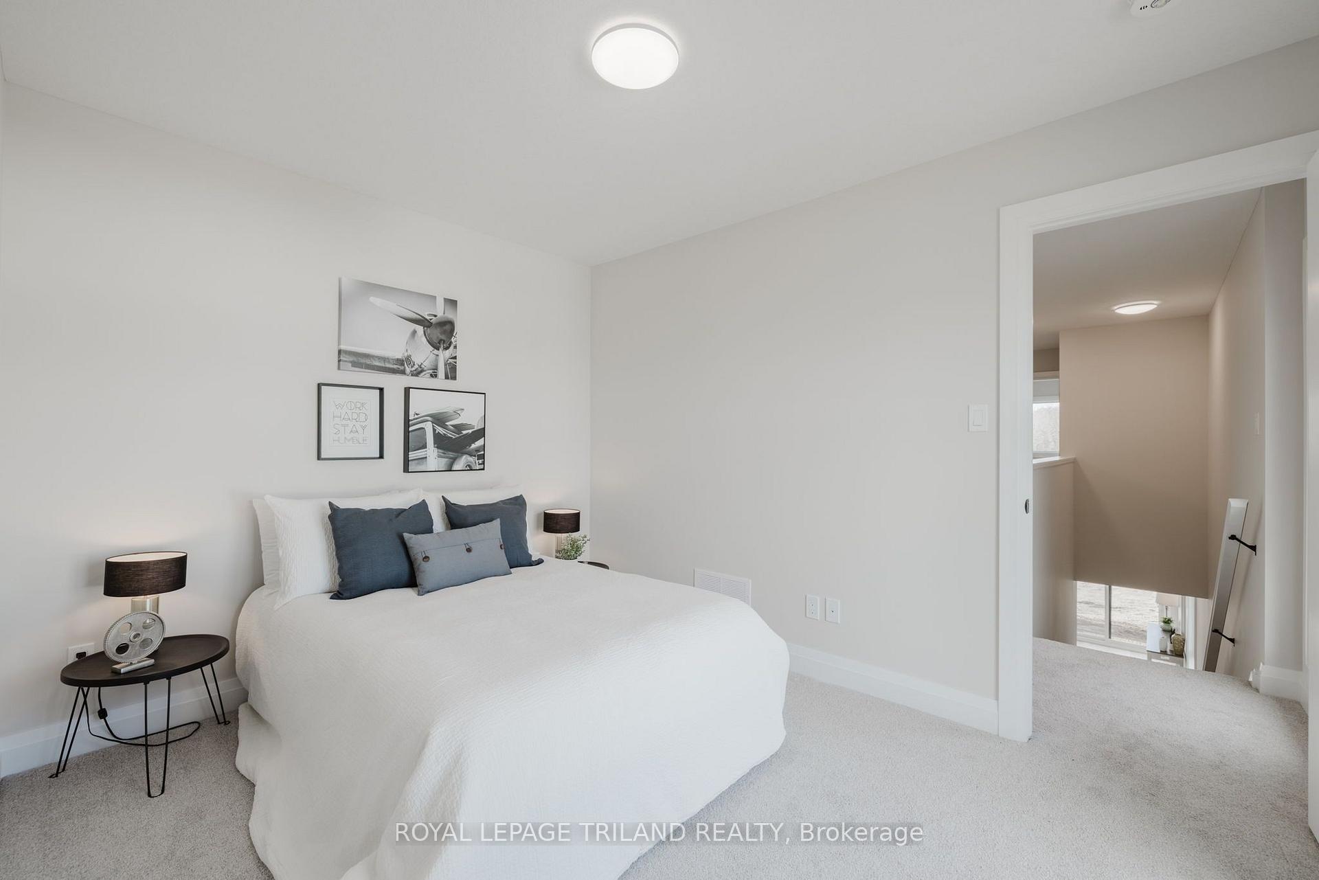 Photo 32 of 1899 Dalmagarry Road, London, North E — HOMEH