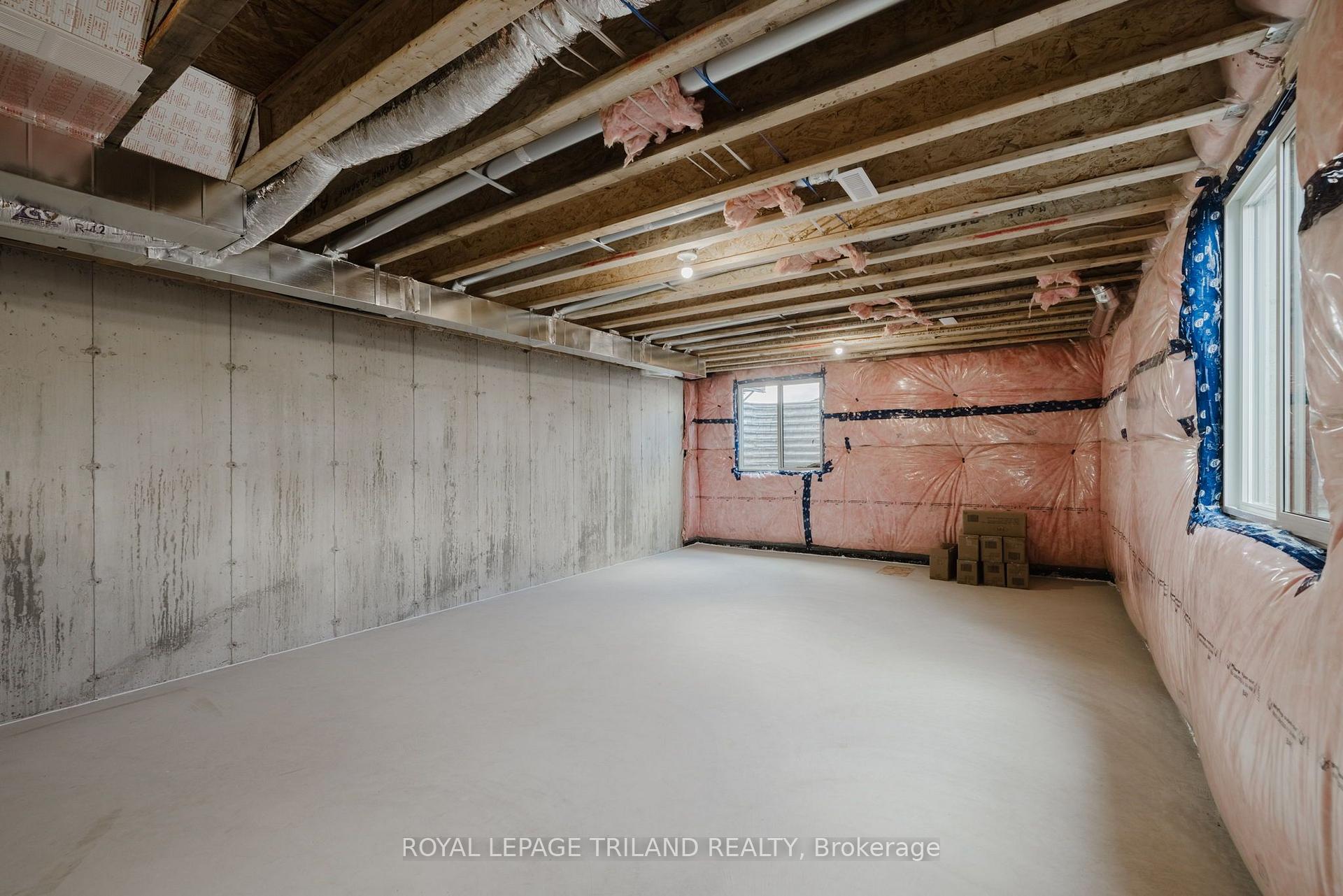 Photo 38 of 1899 Dalmagarry Road, London, North E — HOMEH
