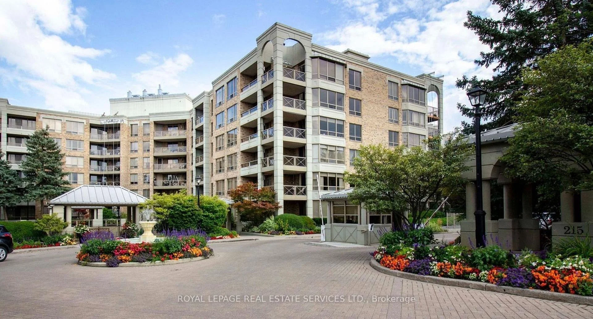 Front of Unit 616, 215 The Donway