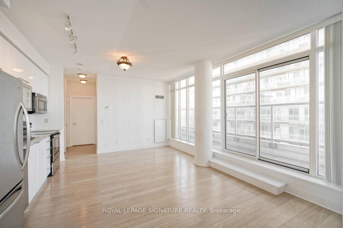 Photo 6 of Unit 903, 90 Stadium Road, Toronto, Niagara — HOMEH
