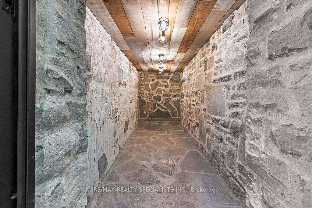 Photo 46 of 5026 No 2 Side Road, Burlington, Rural Burlington — HOMEH