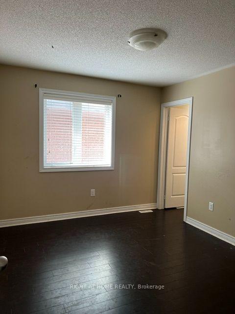 Photo 5 of 261 Kozlov Street, Barrie, West Bayfield — HOMEH