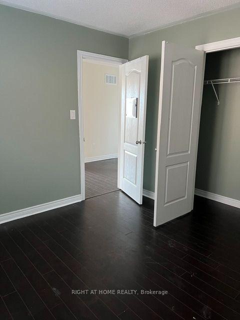 Photo 11 of 261 Kozlov Street, Barrie, West Bayfield — HOMEH