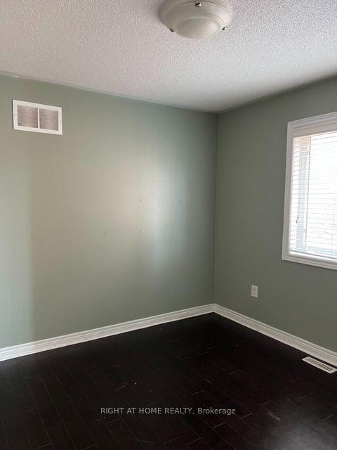 Photo 12 of 261 Kozlov Street, Barrie, West Bayfield — HOMEH
