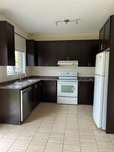 Photo 13 of 261 Kozlov Street, Barrie, West Bayfield — HOMEH